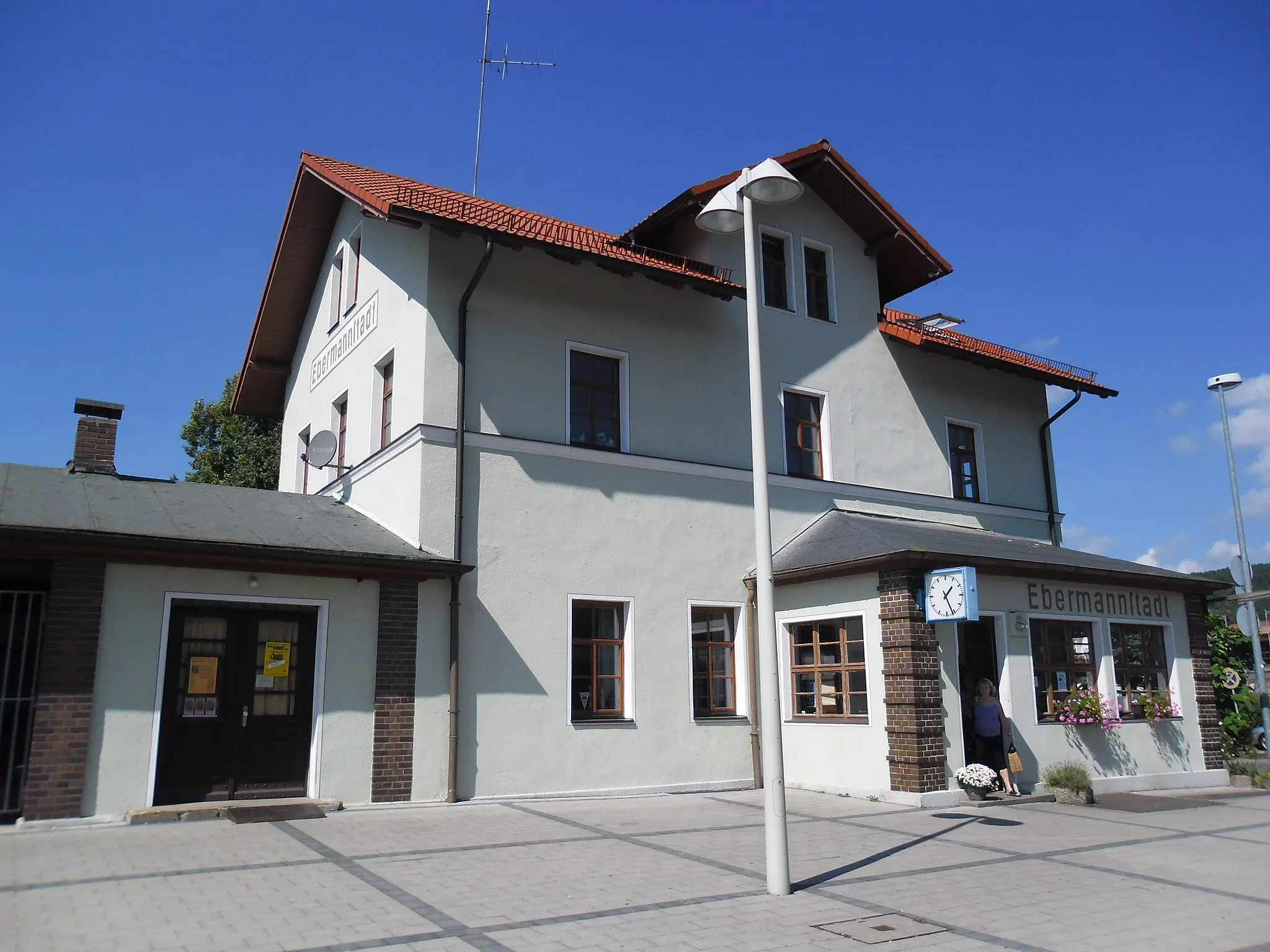 Photo showing: Bahnhofsgebäude Ebermannstadt