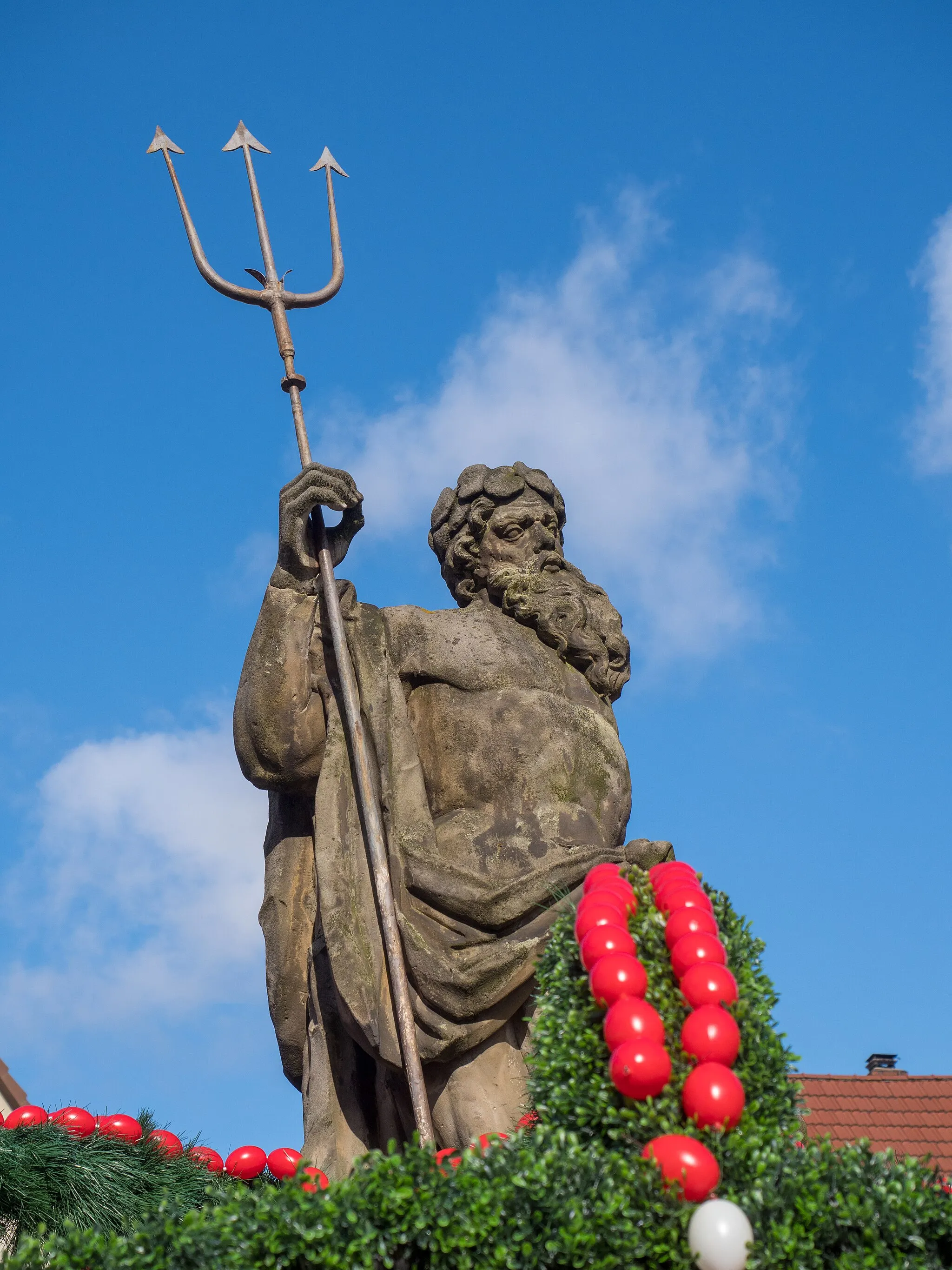 Photo showing: Neptune statue on the Easter fountain in Thurnau.