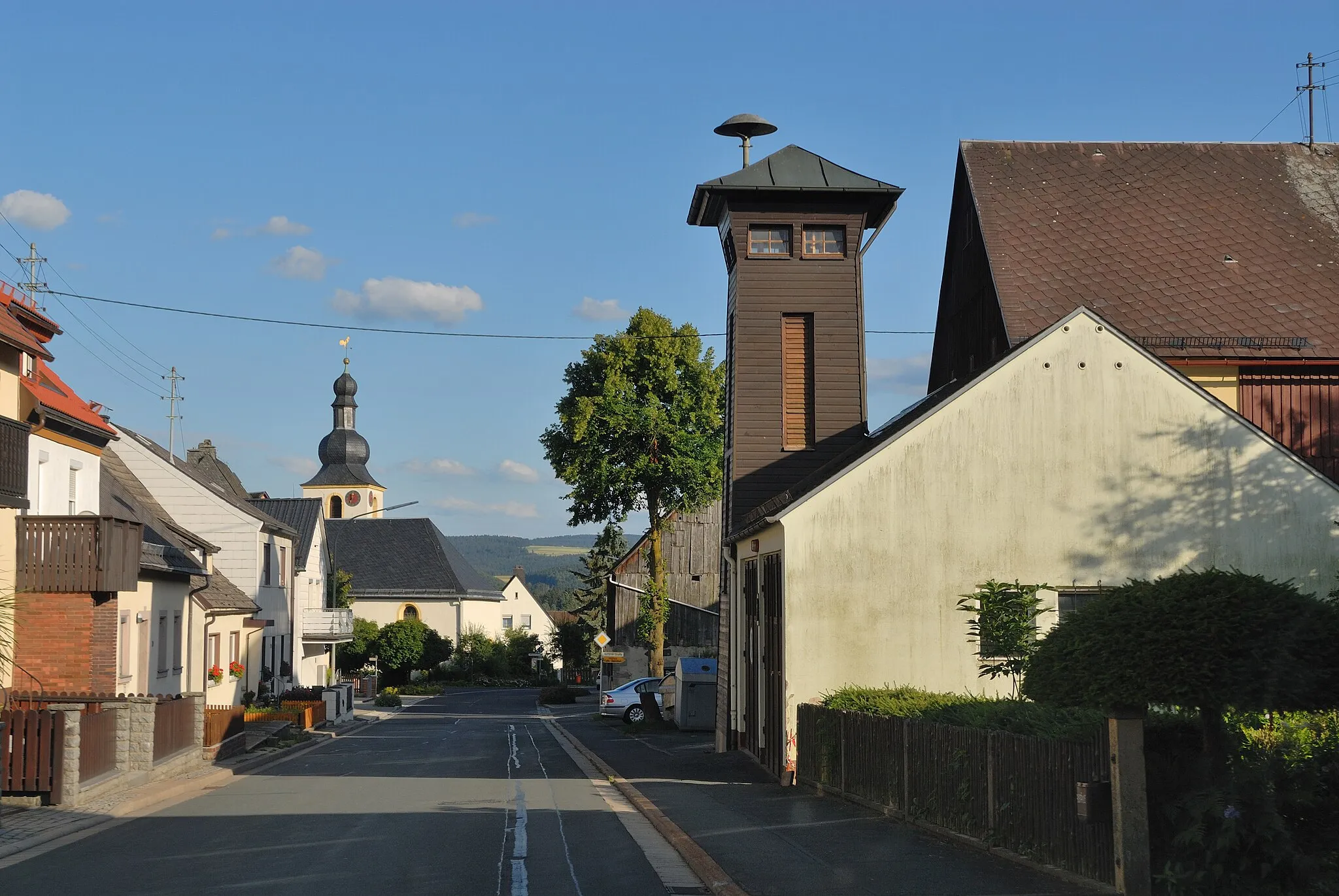 Photo showing: Road shot of Gefrees-Streitau.