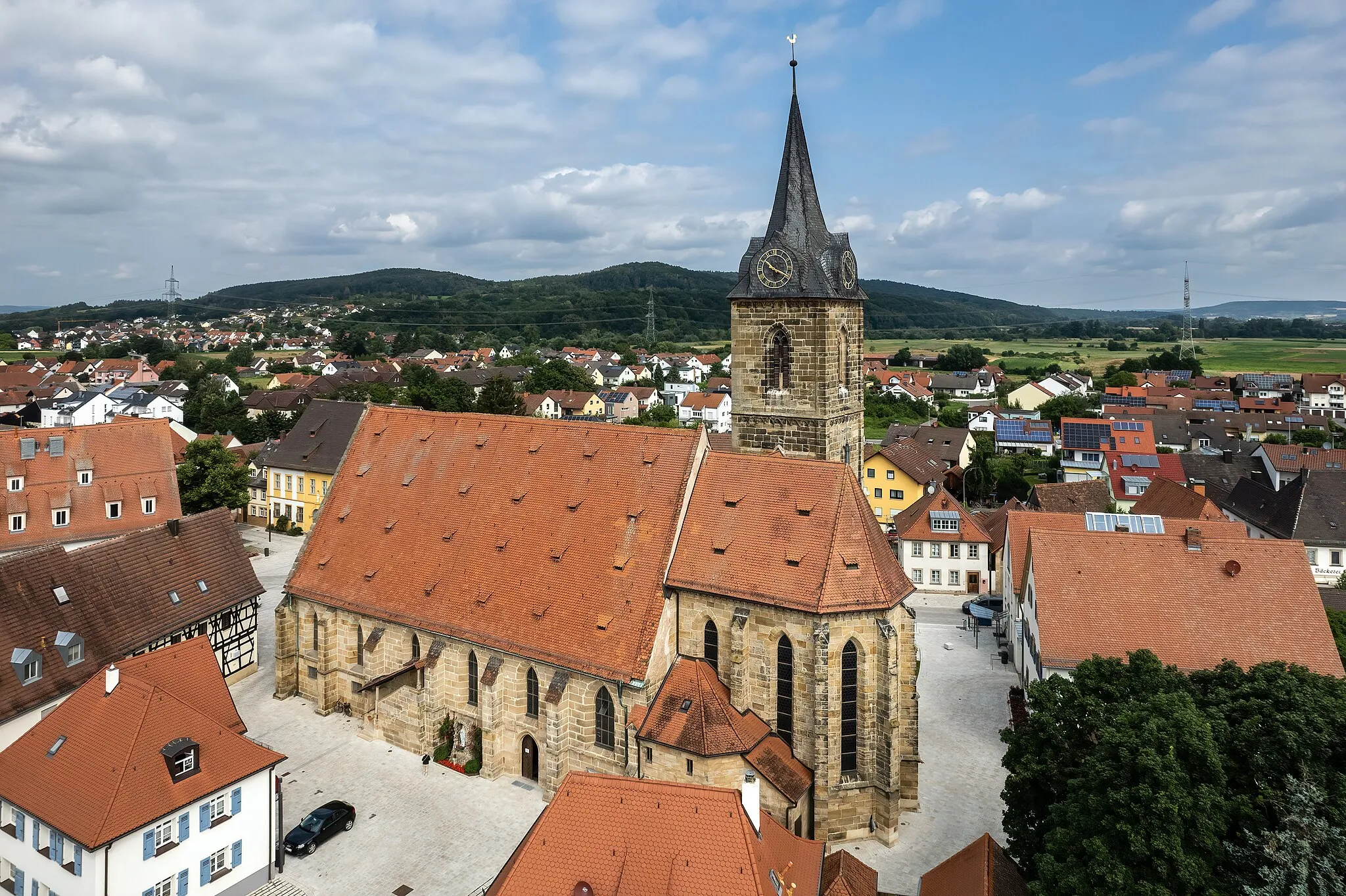 Photo showing: Aerial view of the Catholic Parish Church of St. Kilian in Hallstadt