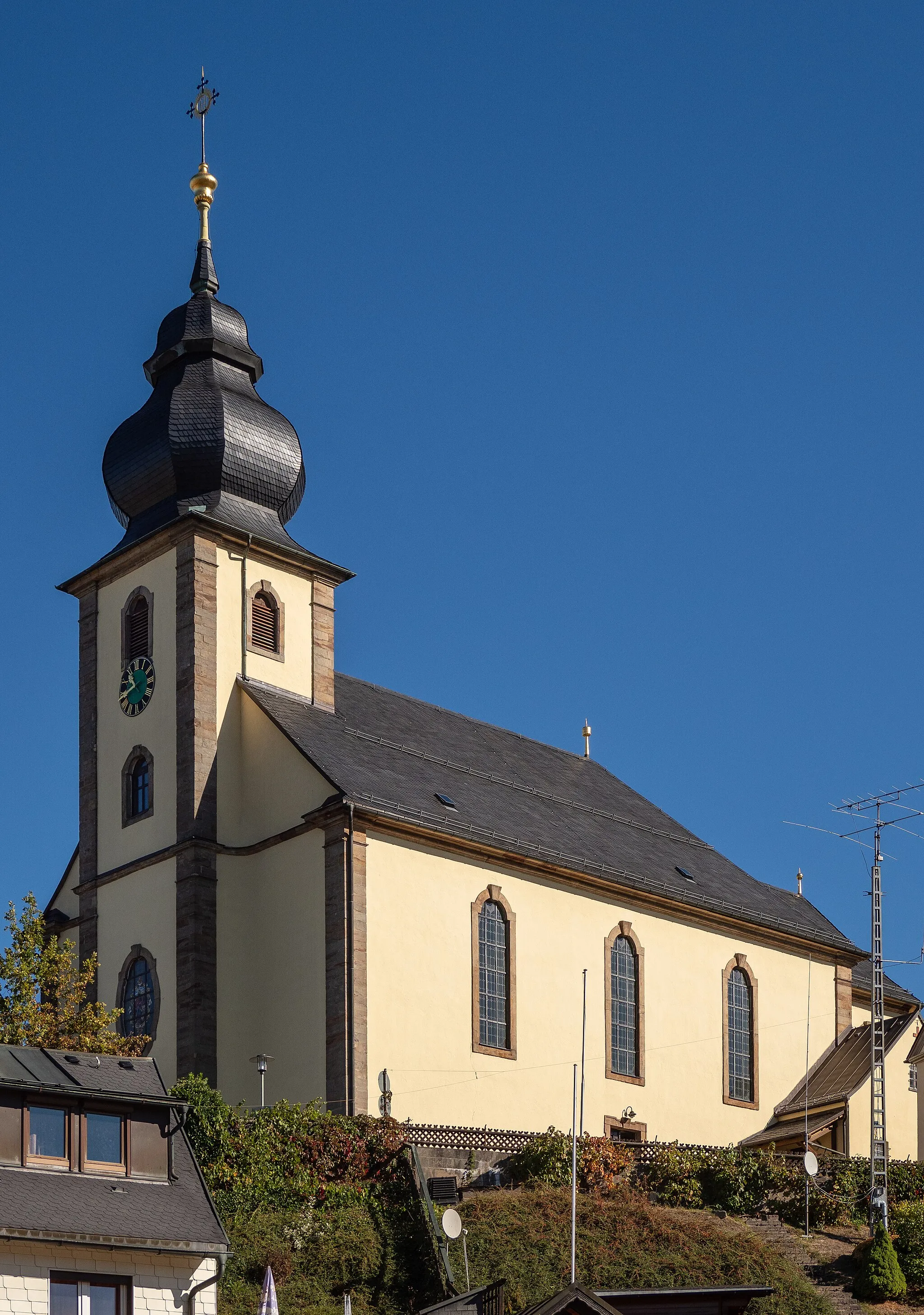 Photo showing: Catholic branch church St. Bartholomew and Martin in Marktleugast