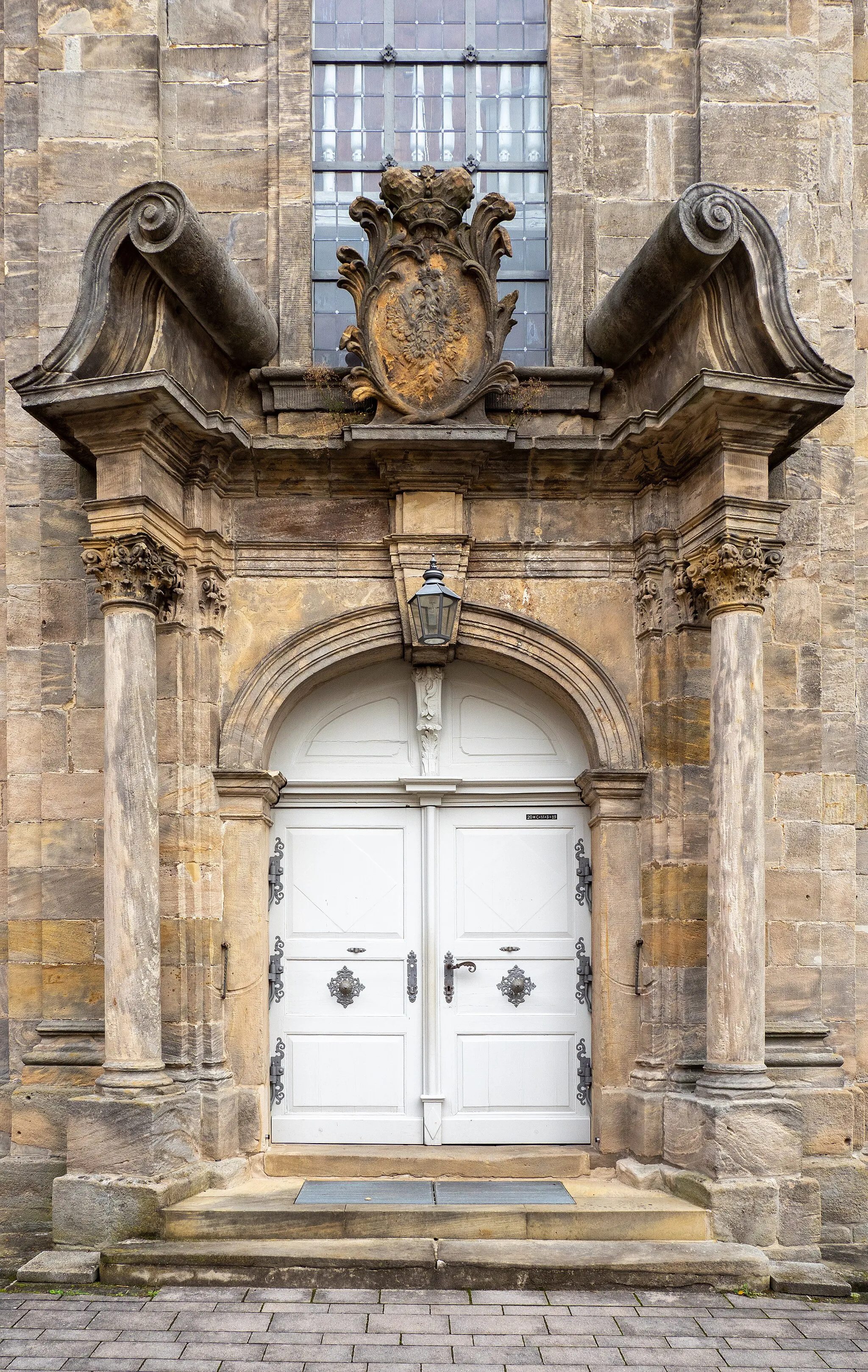 Photo showing: Door of the Protestant Trinity Church in Neudrossenfeld