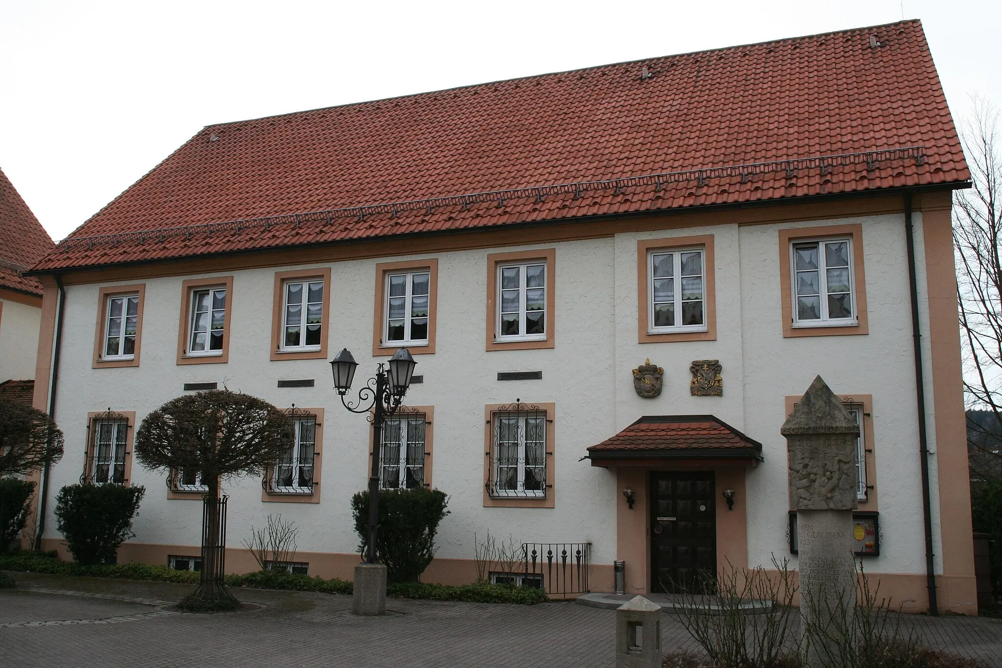 Photo showing: Steinwiesen im Landkreis Kronach, Katholische Kirche St. Marien, Pfarramt