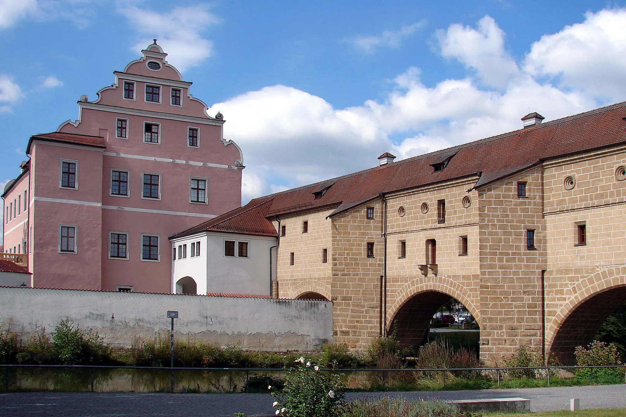 Photo showing: Der im Volksmund „Stadtbrille“ bezeichnete Wassertorbau.