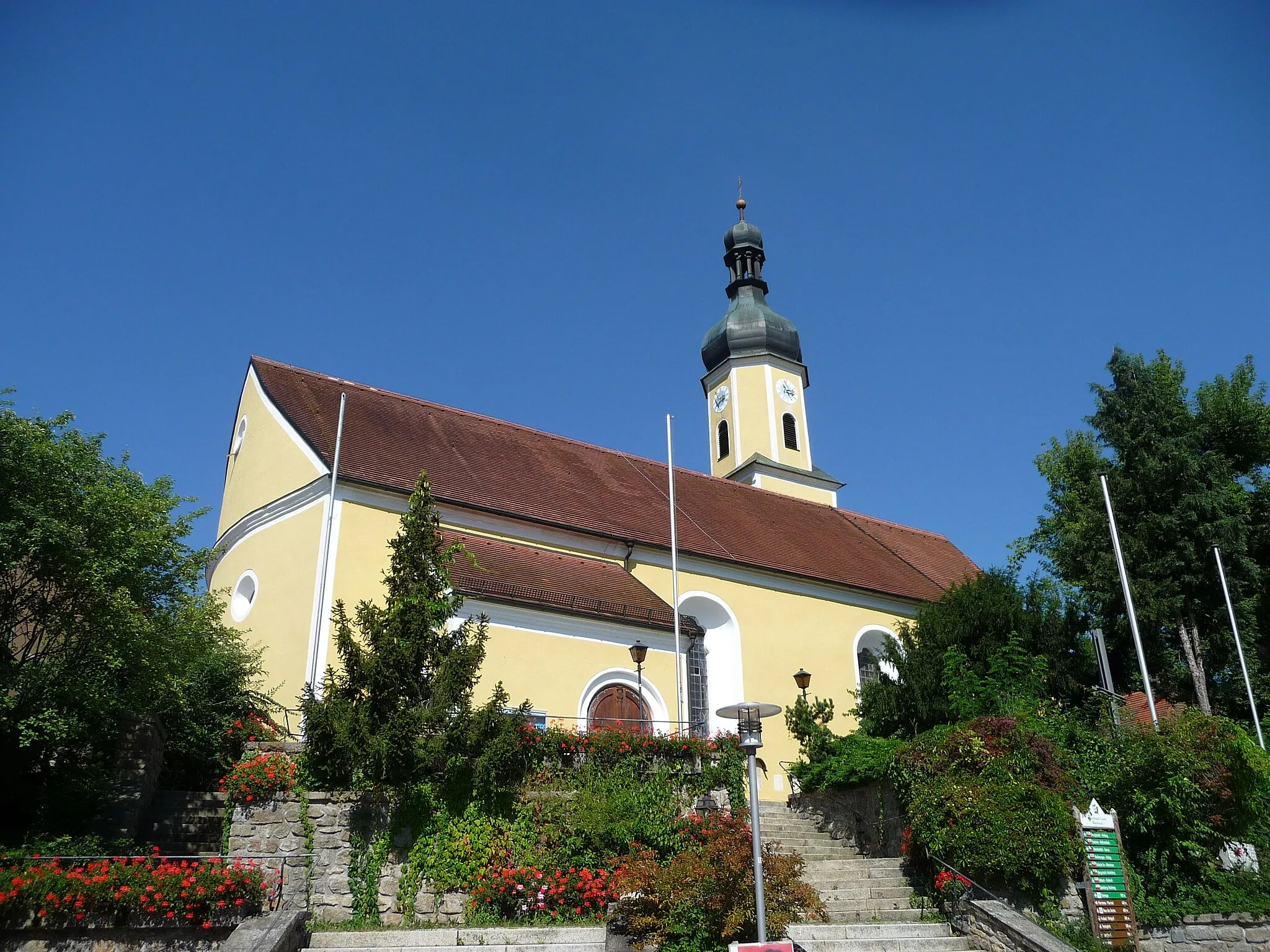Photo showing: Die Pfarrkirche St. Elisabeth in Blaibach