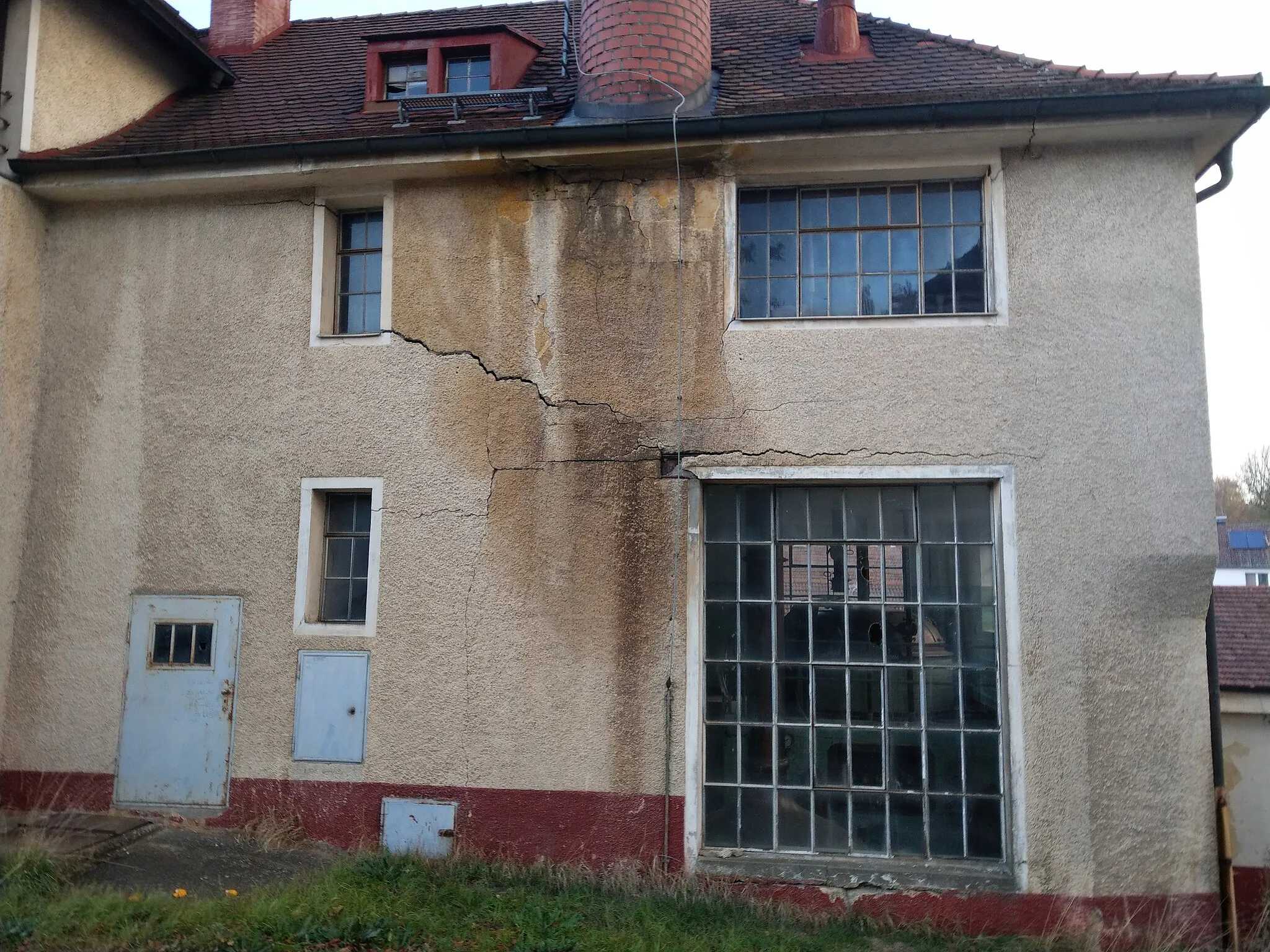 Photo showing: The former Pürner brewery in Etzelwang. Their Etzelwanger beer is now brewed elsewhere.