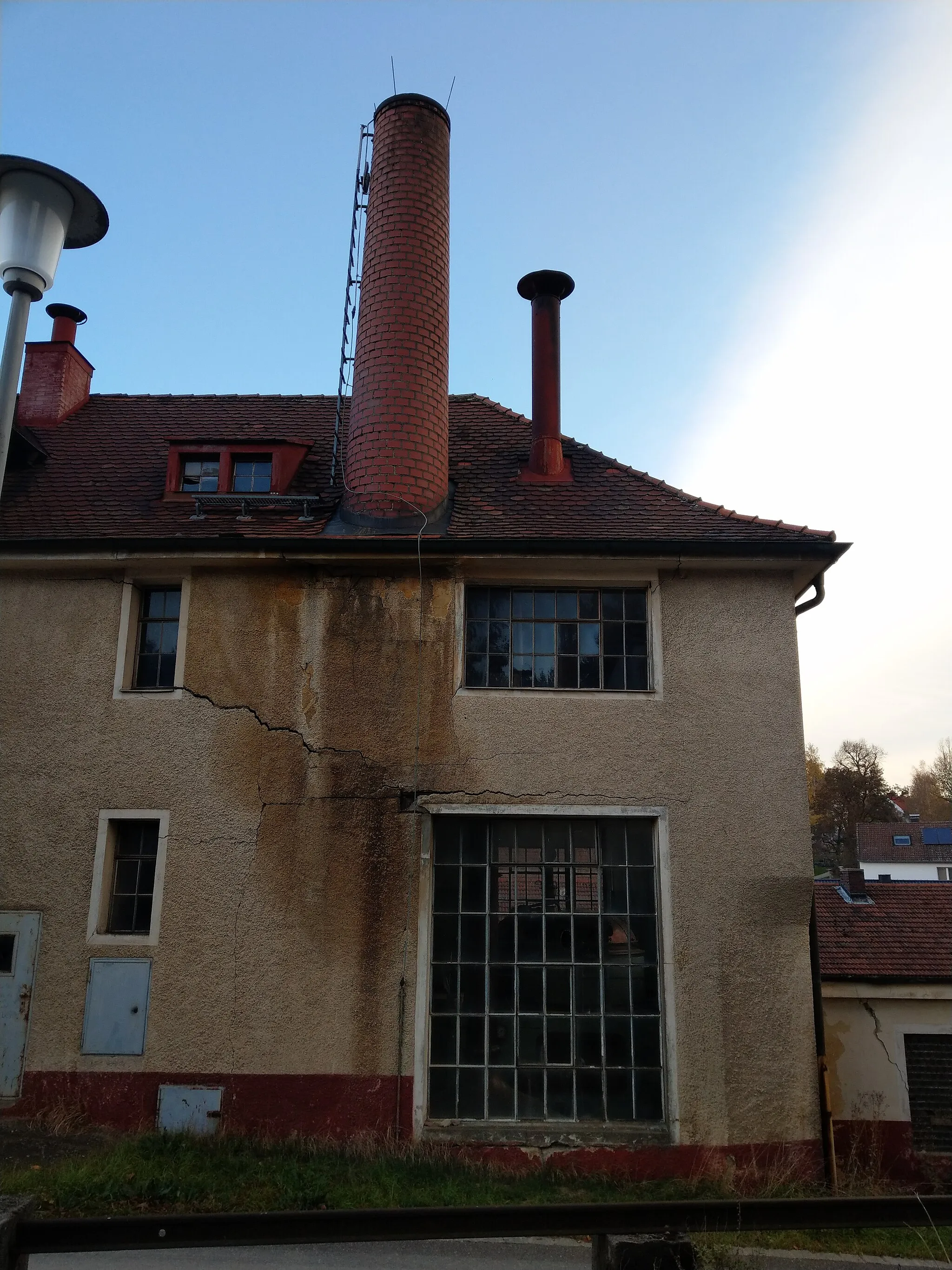 Photo showing: The former Pürner brewery in Etzelwang. Their Etzelwanger beer is now brewed elsewhere.