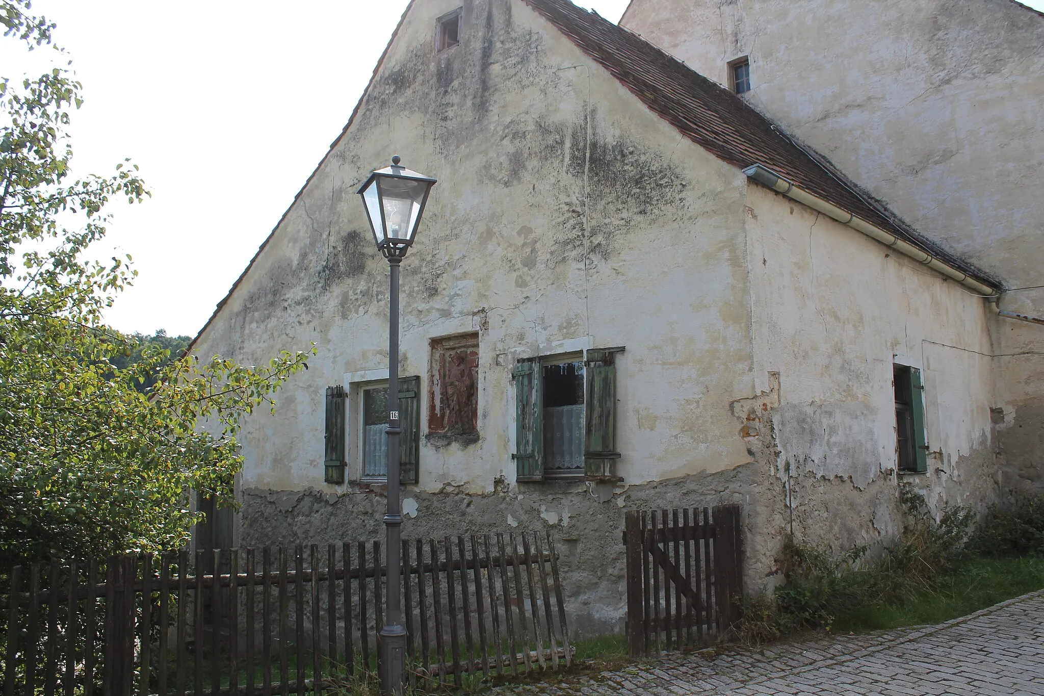 Photo showing: This is a photograph of an architectural monument. It is on the list of cultural monuments of Bayern, no. D-3-71-132-13.