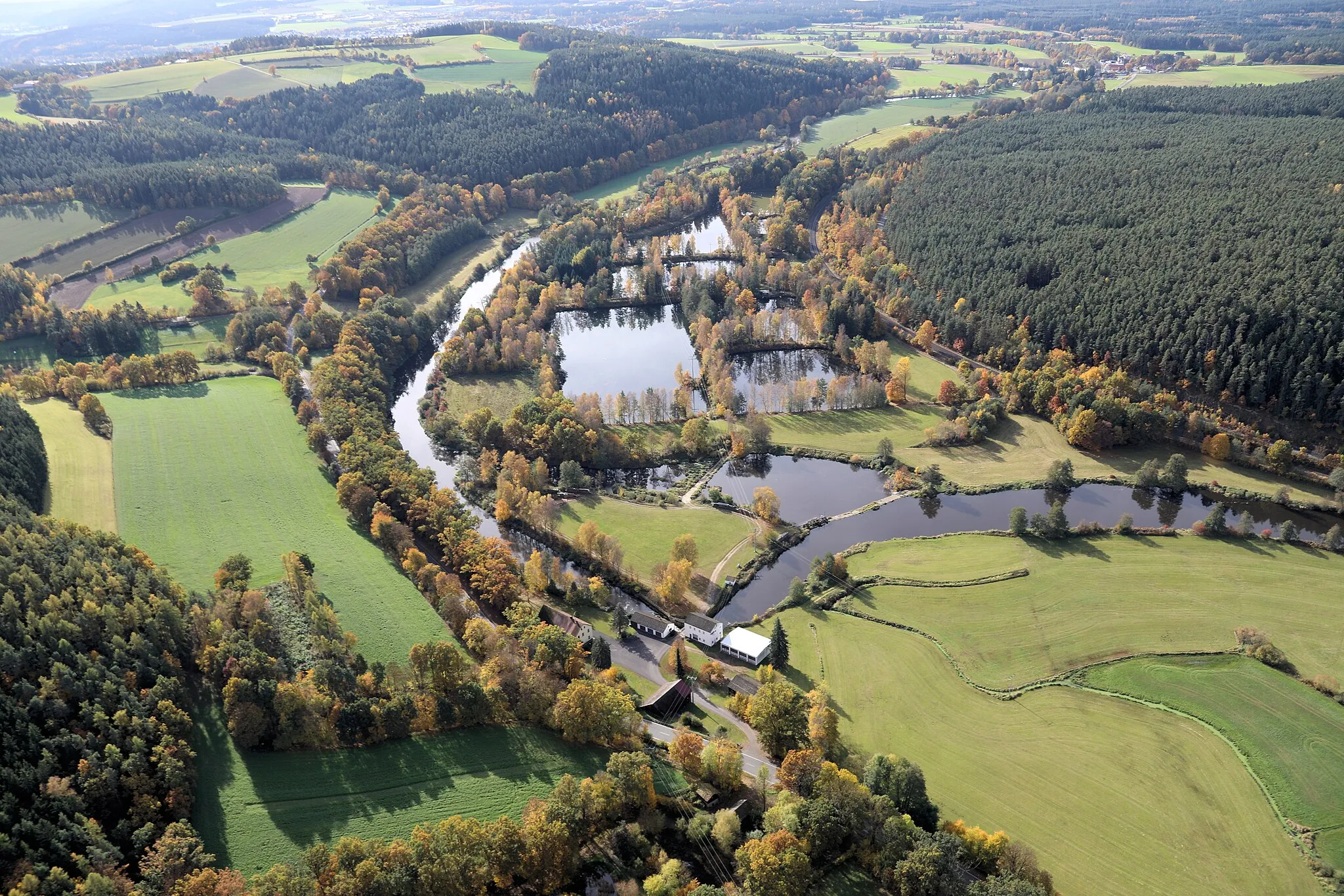 Photo showing: Naabmühle bei Luhe mit Fluss Naab, Landkreis Neustadt an der Waldnaab, Oberpfalz, Bayern
