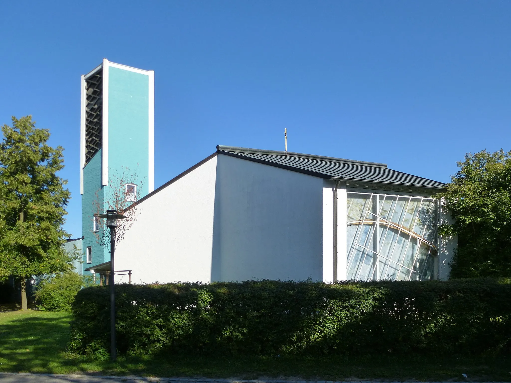 Photo showing: Evang.-Luth. Lutherkirche in Neutraubling