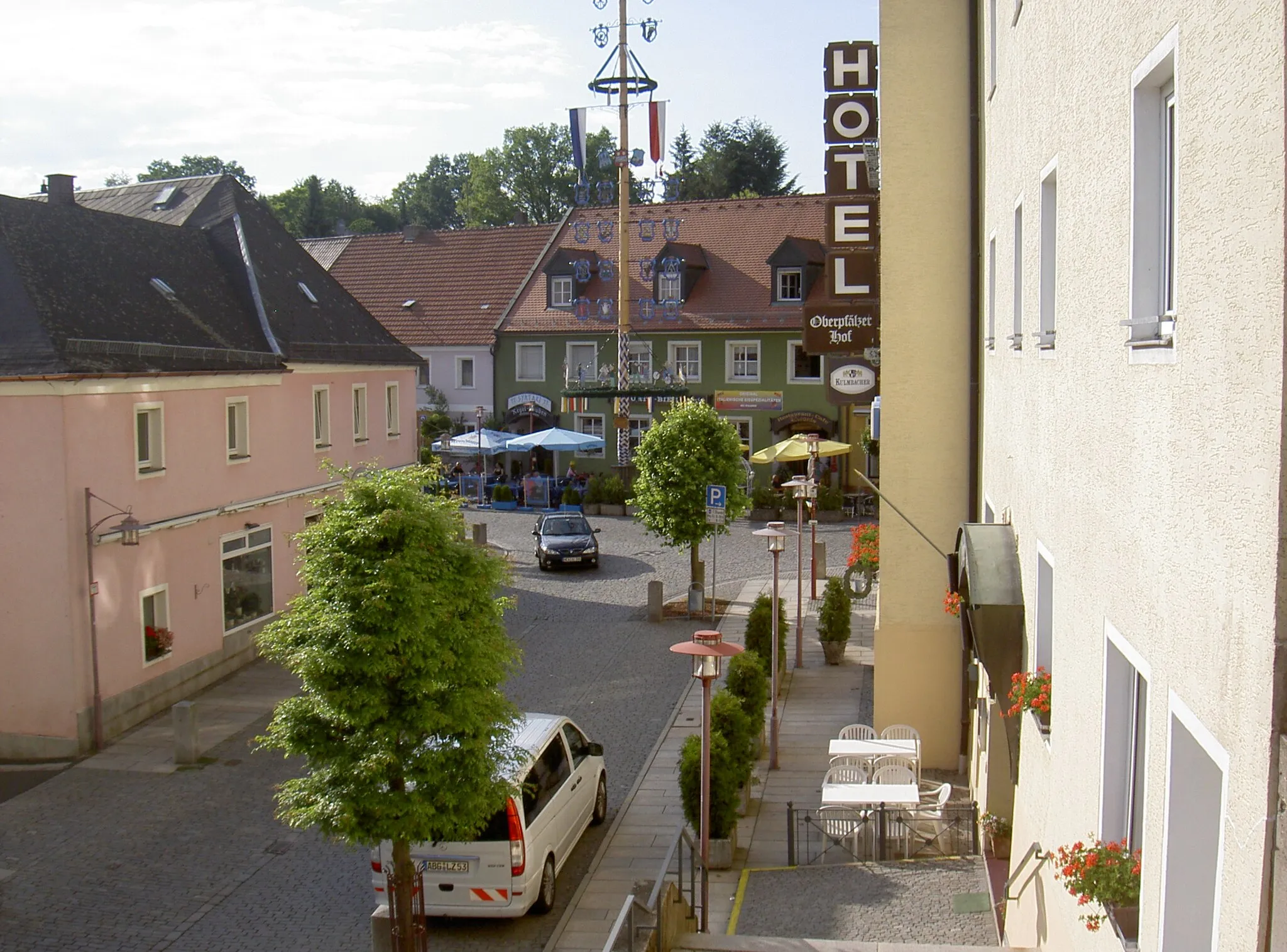 Photo showing: Windischeschenbach, Mündung der Hauptstraße auf den Stadtplatz