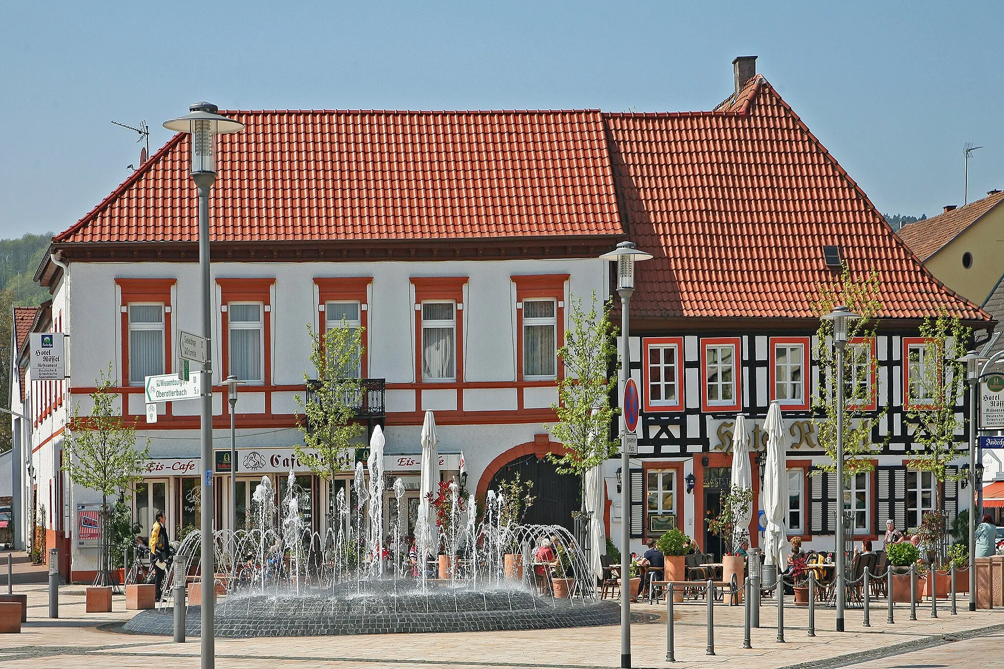 Photo showing: Bad Bergzabern, Ludwigsplatz. Bad Bergzabern ist ein Heilbad in Rheinland-Pfalz (Südliche Weinstraße).