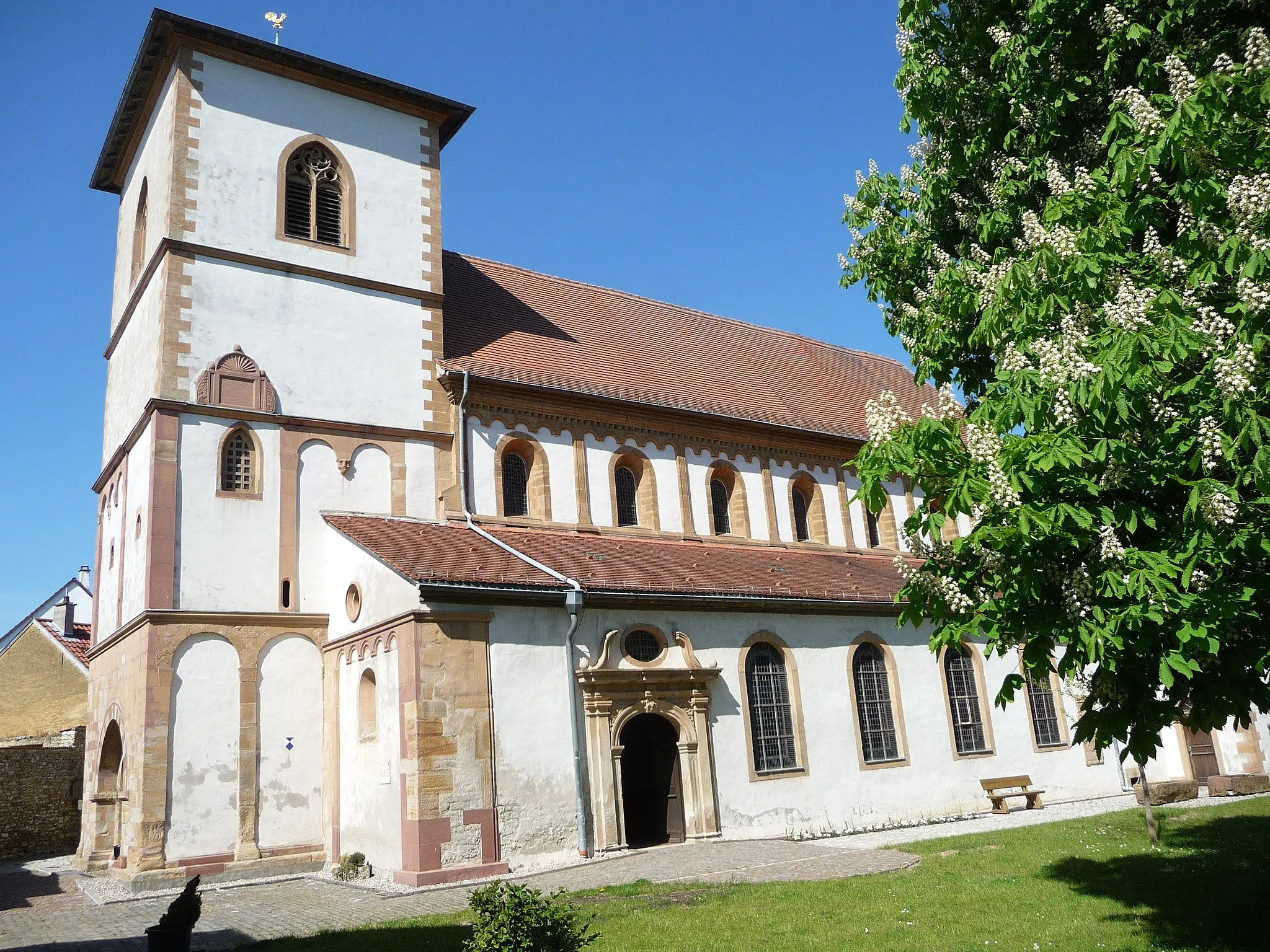 Photo showing: Die katholische Pfarrkirche St. Lambert ist ein denkmalgeschütztes Kirchengebäude in Bechtheim, Rheinland-Pfalz.