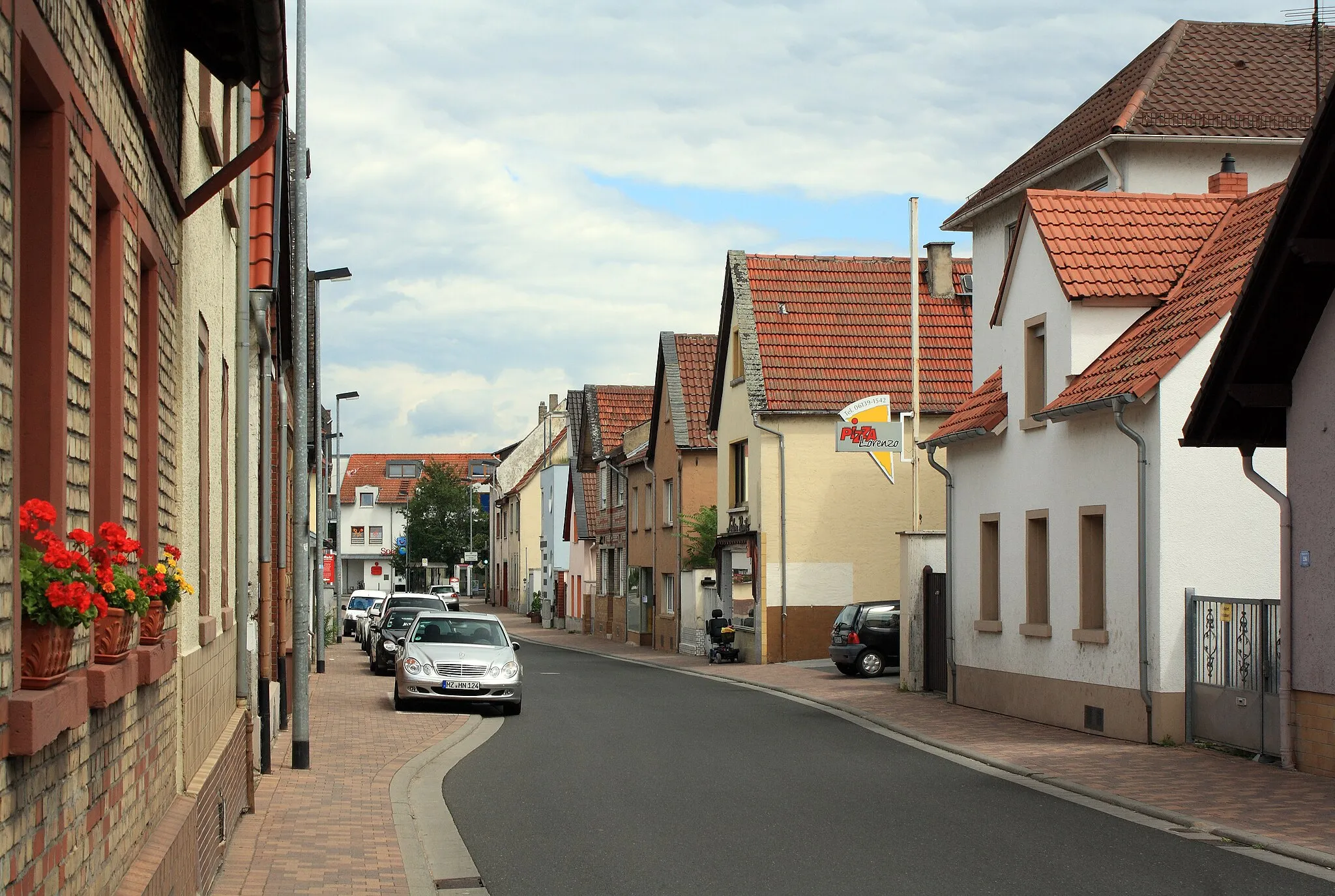 Photo showing: Budenheim, Blick in die Binger Straße