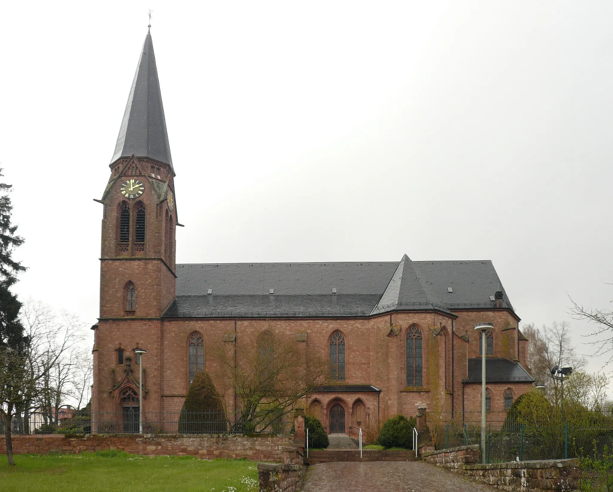 Photo showing: St Laurentius church in Contwig, built in 1906