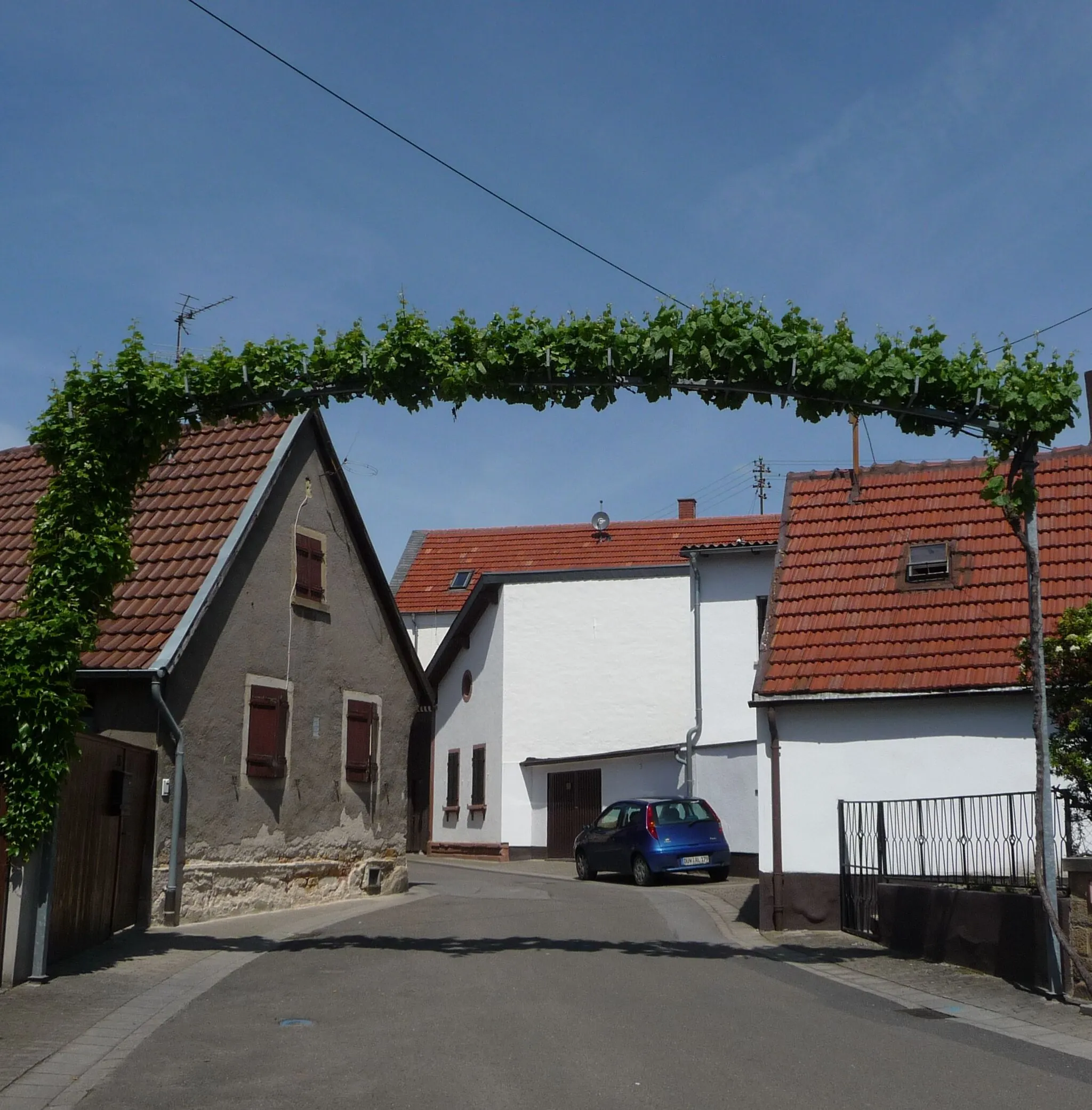 Photo showing: Ellerstadt