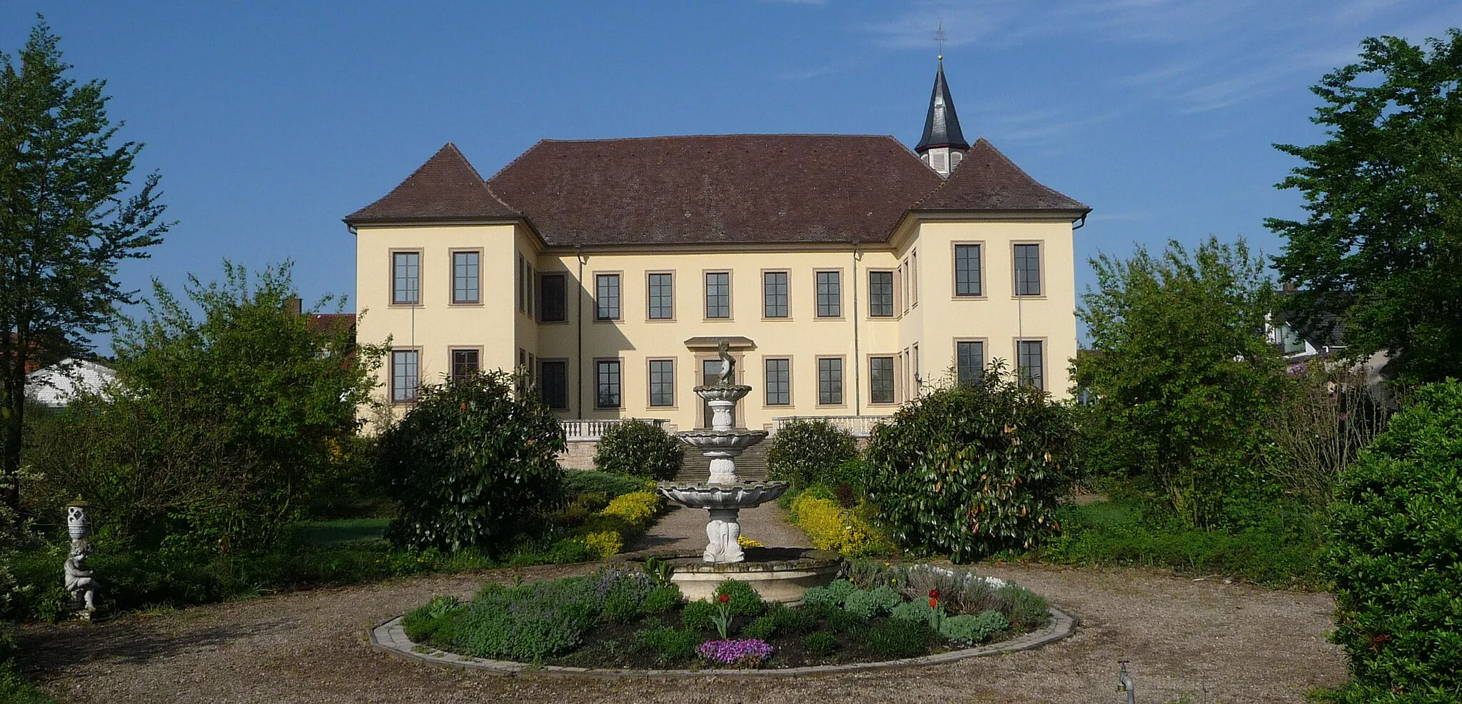 Photo showing: Hallbergsches Schloss in Fußgönheim, Rhein-Pfalz-Kreis