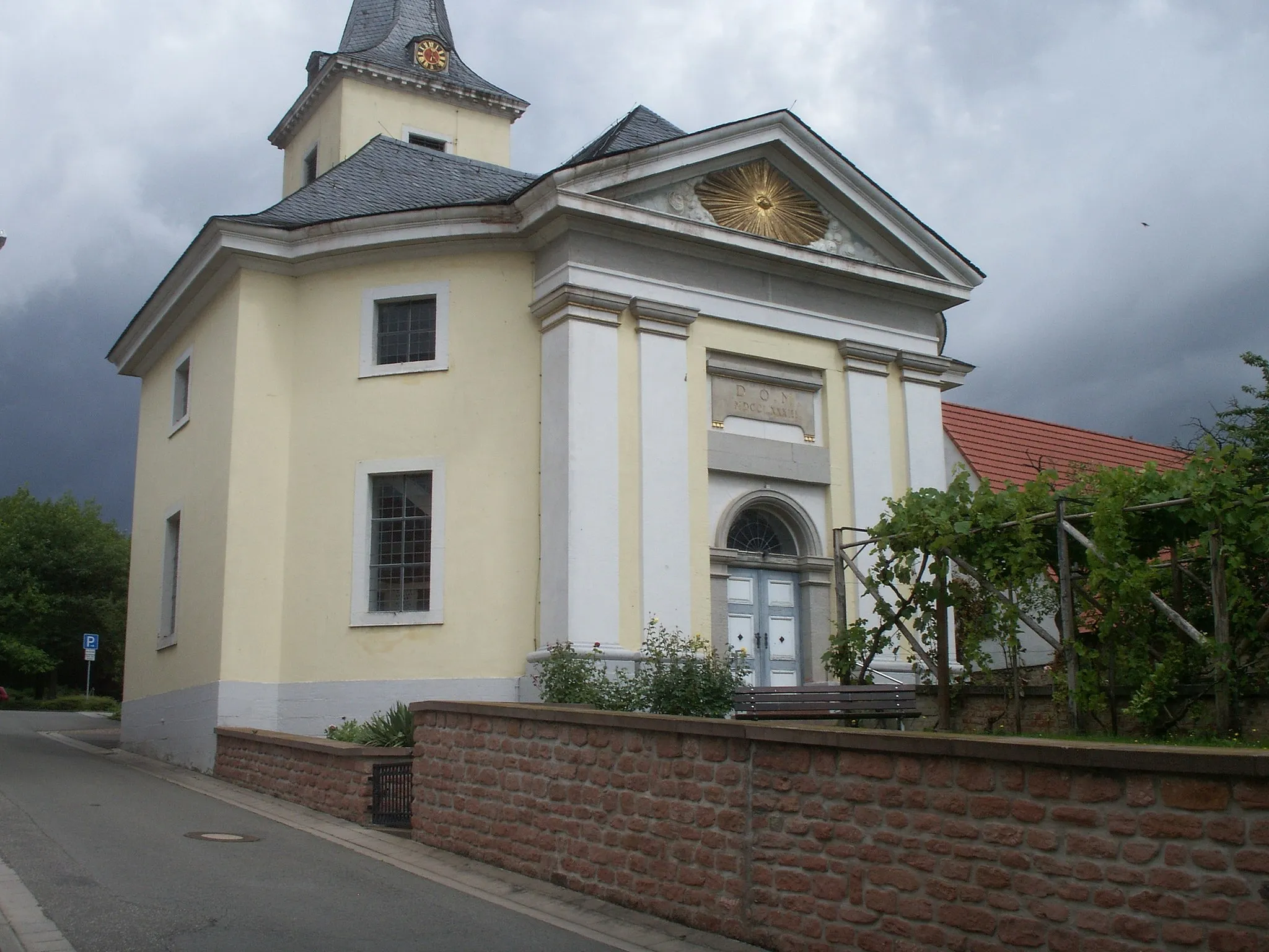 Photo showing: Protestantische Pfarrkirche, kreisrunder frühklassizistischer Zentralbau, 1783, Architekt: Johann Georg Christian Hess