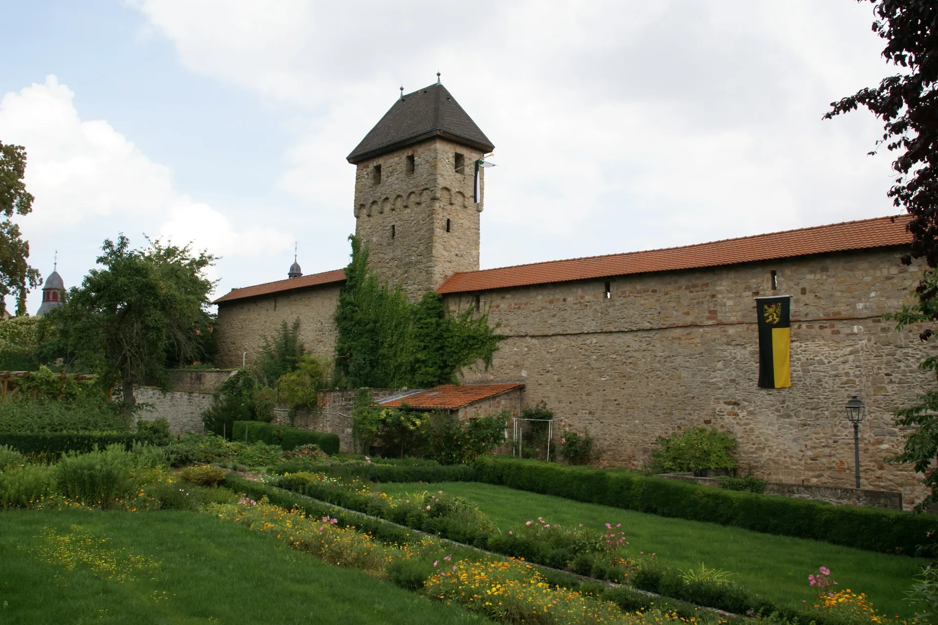 Photo showing: Grey Tower and defense wall at Kirchheimbolanden, Germany