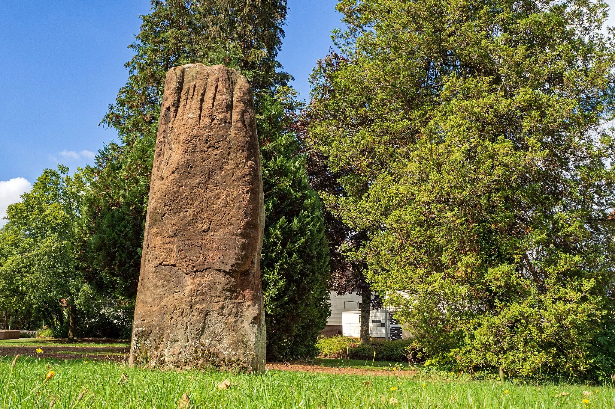 Photo showing: Menhir in einem kleinen Park in der Zweibrücker Straße von Martinshöhe