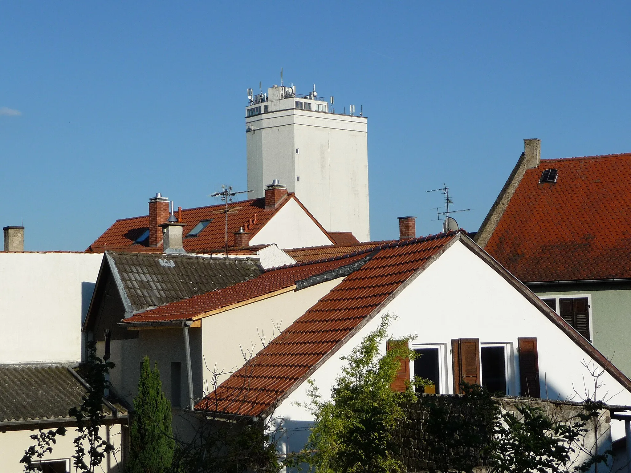 Photo showing: Osthofen ist eine Stadt in der Verbandsgemeinde Wonnegau im rheinland-pfälzischen Landkreis Alzey-Worms.