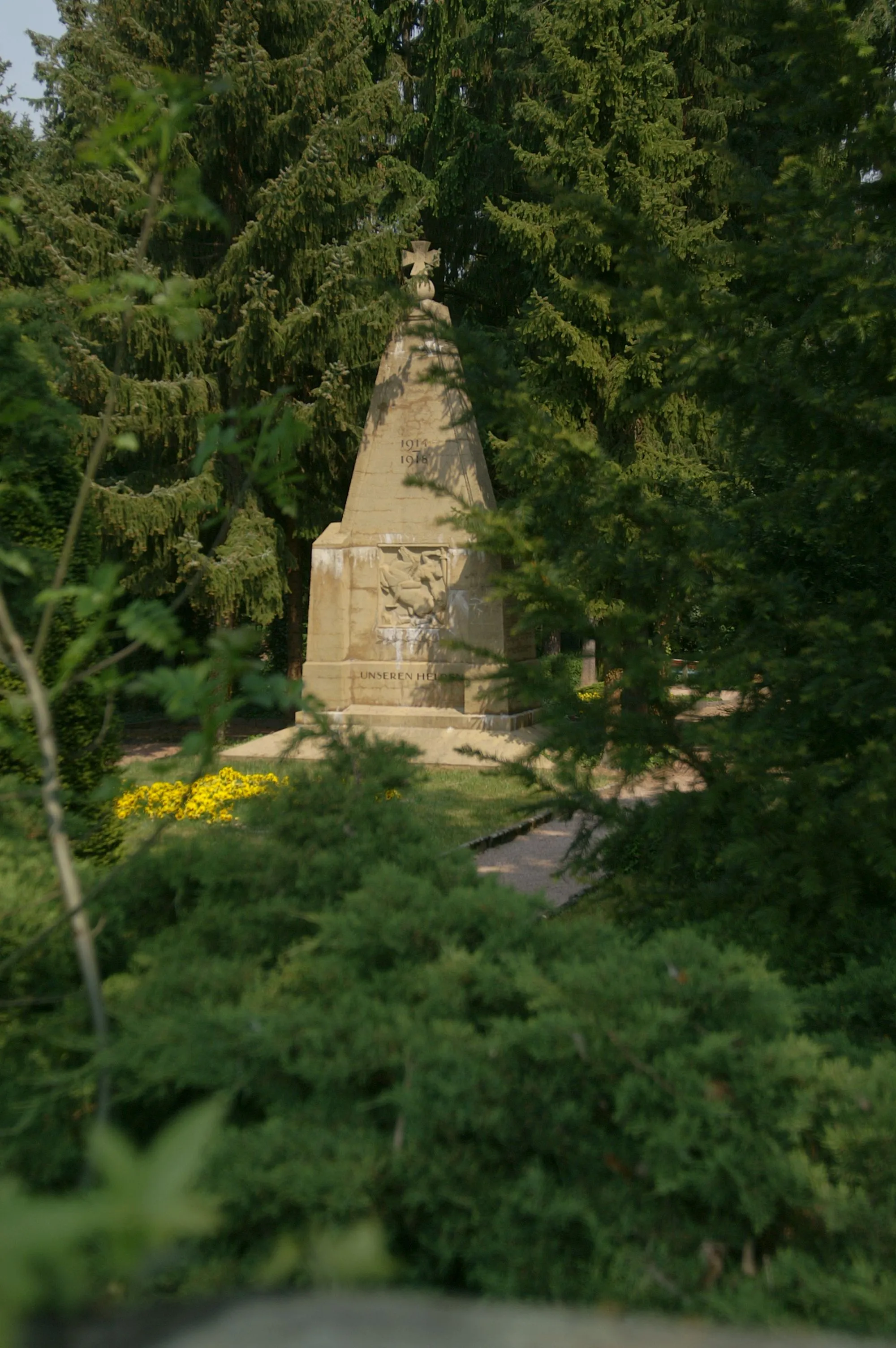 Photo showing: Kriegerdenkmal auf dem Sprendlinger Friedhof