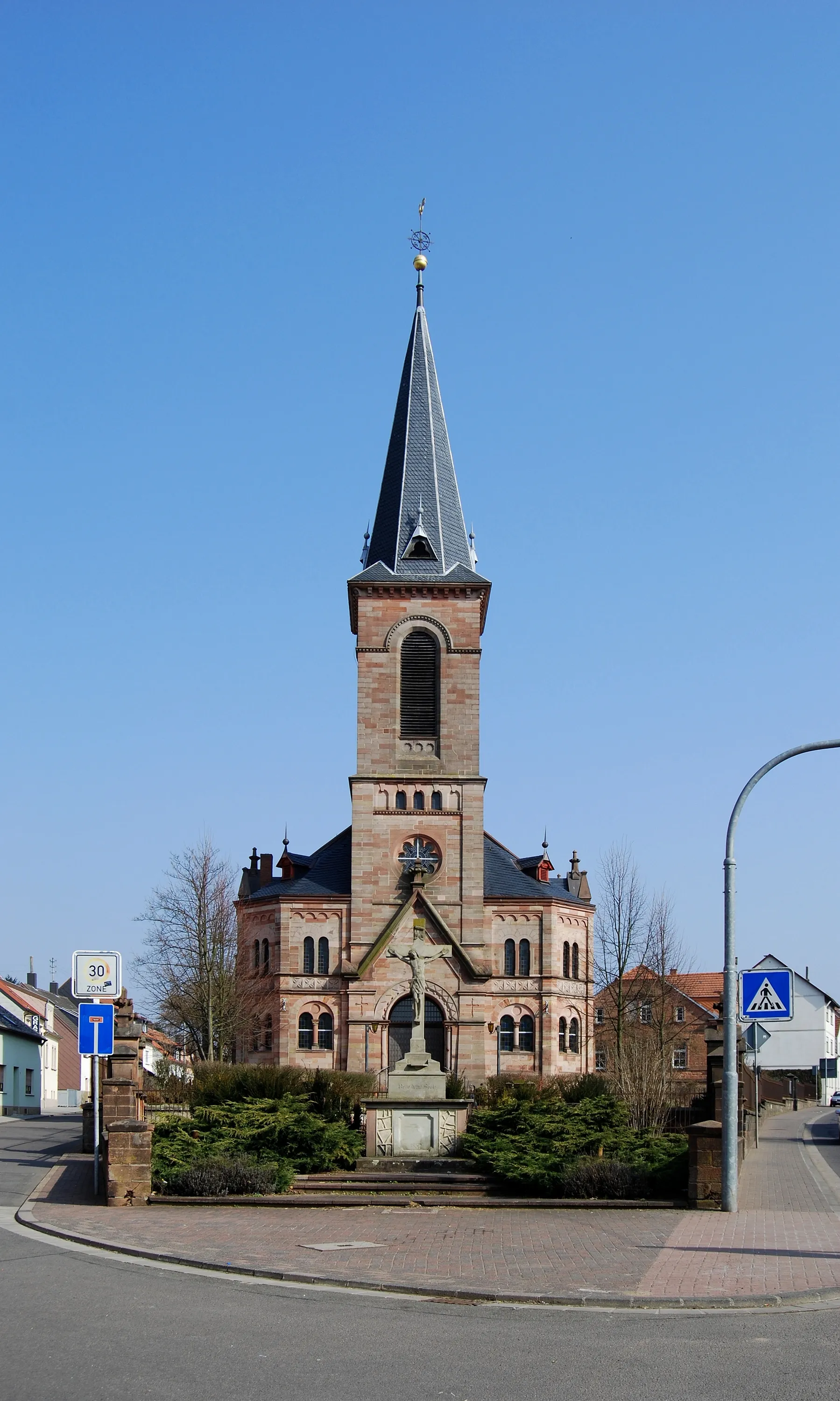 Photo showing: The Protestant church of Bexbach, Saarland.