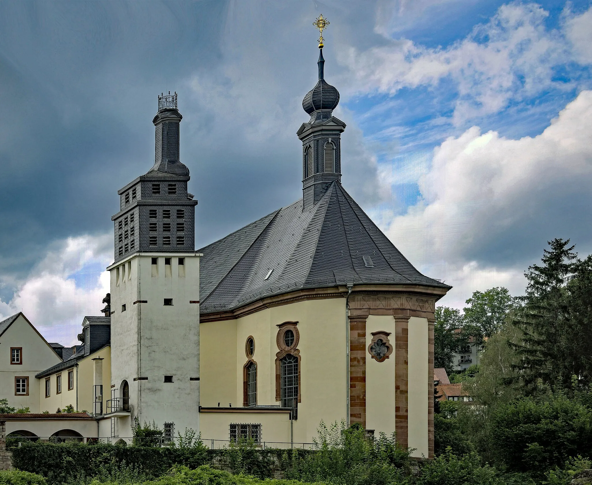 Photo showing: Schlosskirche in Blieskastel (amtlicher Name: Pfarrkirche St. Anna und St. Philipp), Ansicht von Südosten