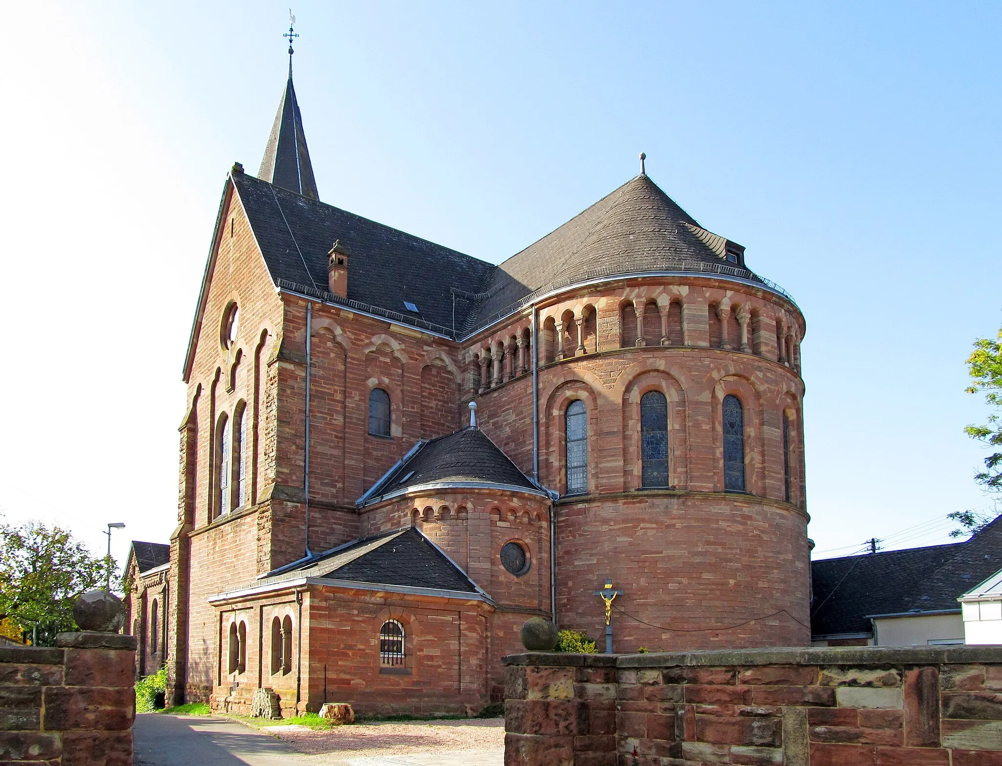 Photo showing: Die katholische Pfarrkirche St. Agatha in Kleinblittersdorf, Regionalverband Saarbrücken, Saarland