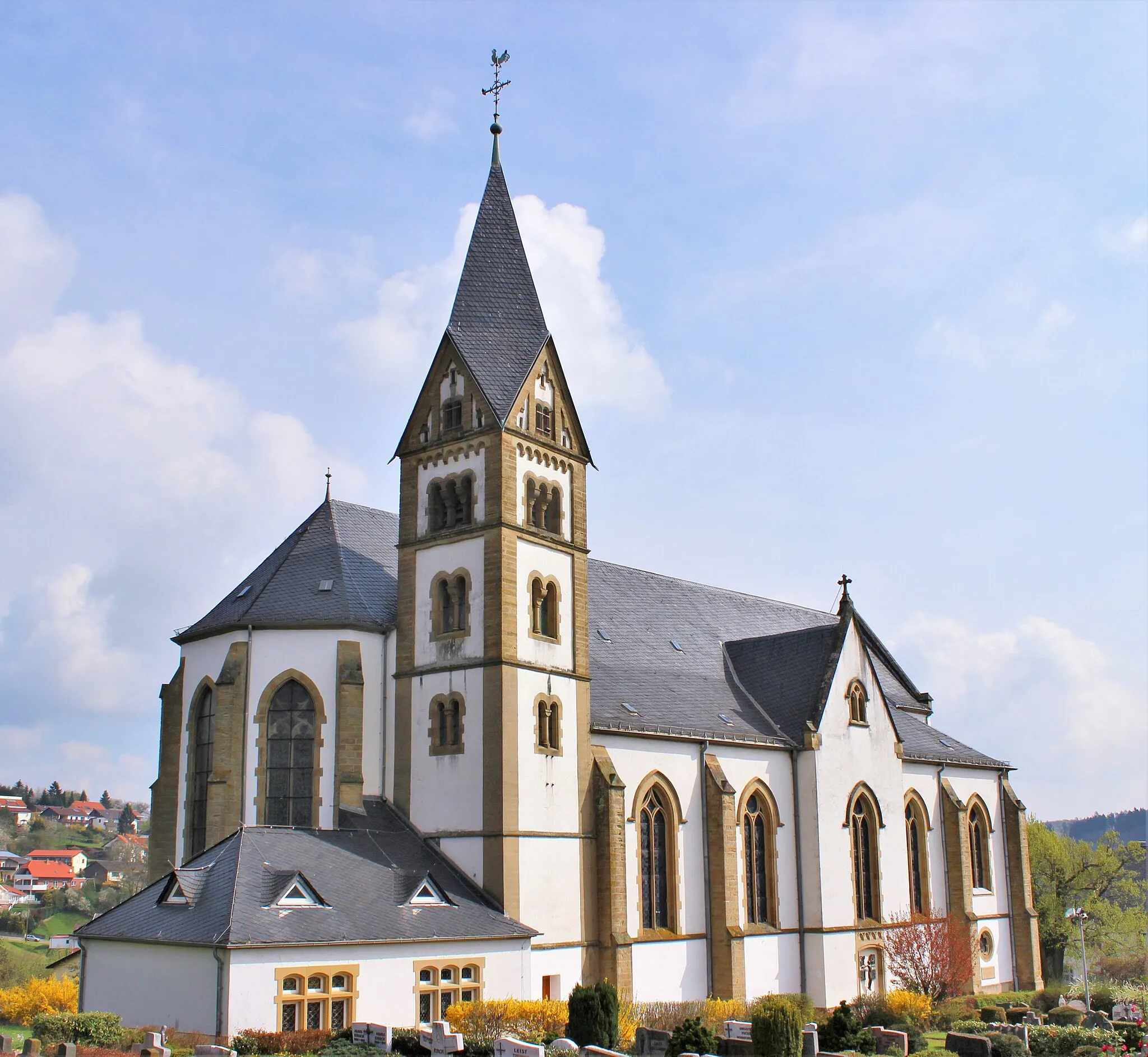 Photo showing: Die katholische Pfarrkirche Mariä Himmelfahrt in Marpingen, Landkreis St. Wendel, Saarland