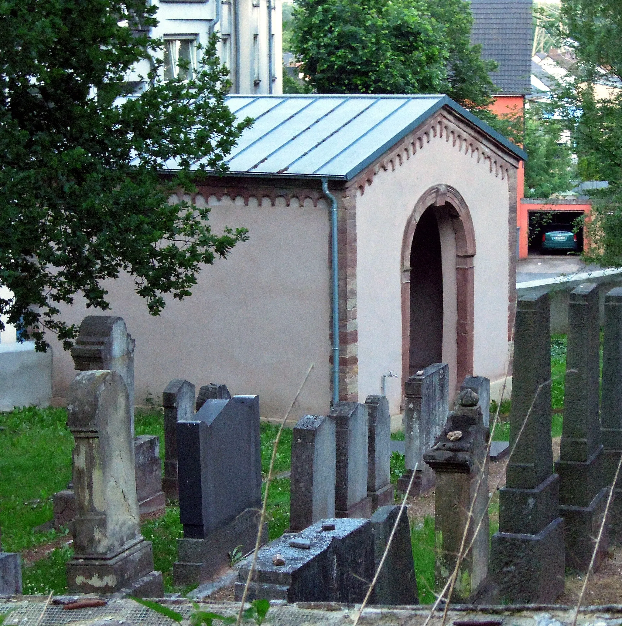 Photo showing: Eingangsportal des Jüdischen Friedhofs Dillingen Saar