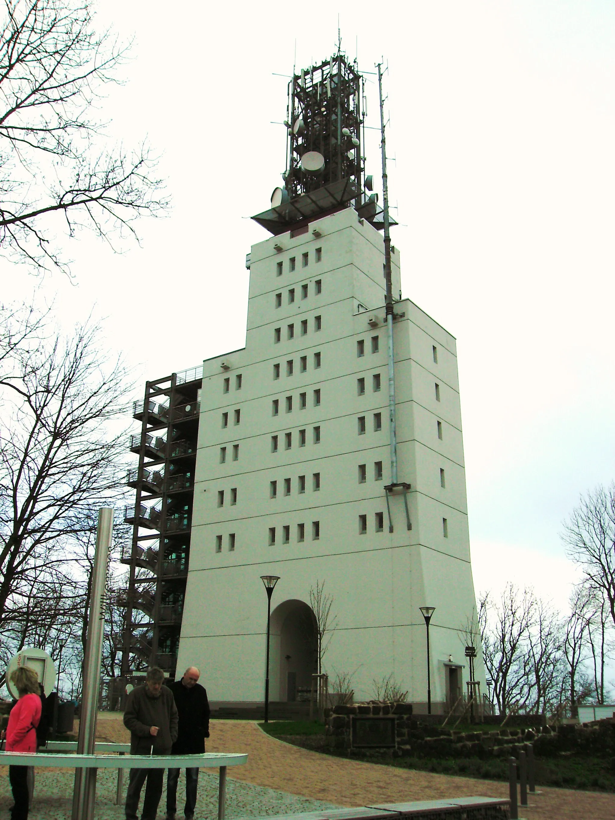 Photo showing: Schaumbergturm nach seiner umfassenden Renovierung (2014)