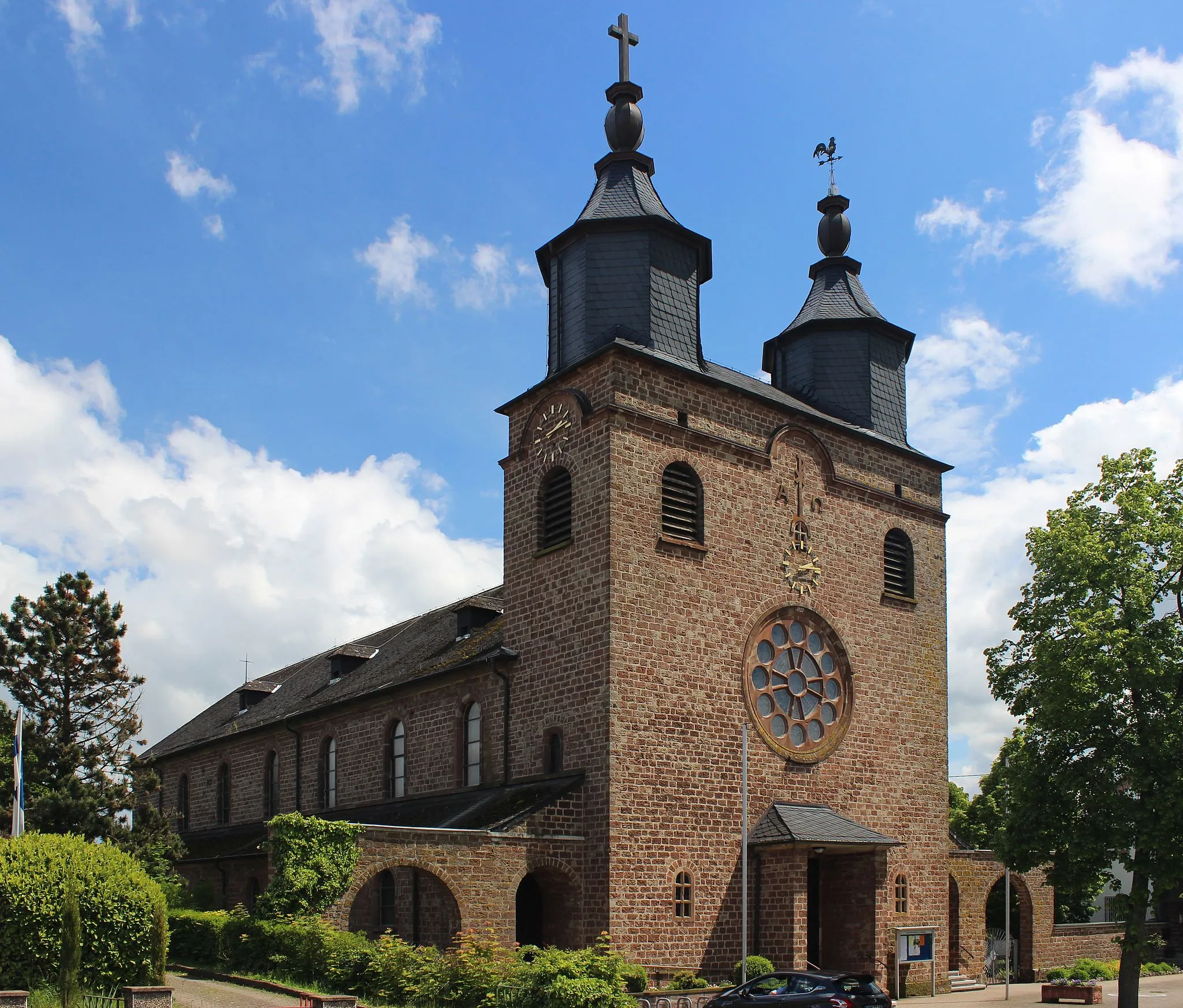 Photo showing: Die katholische Pfarrkirche St. Matthias in Altforweiler, einem Ortsteil der Gemeinde Überherrn, Landkreis Saarlouis, Saarland