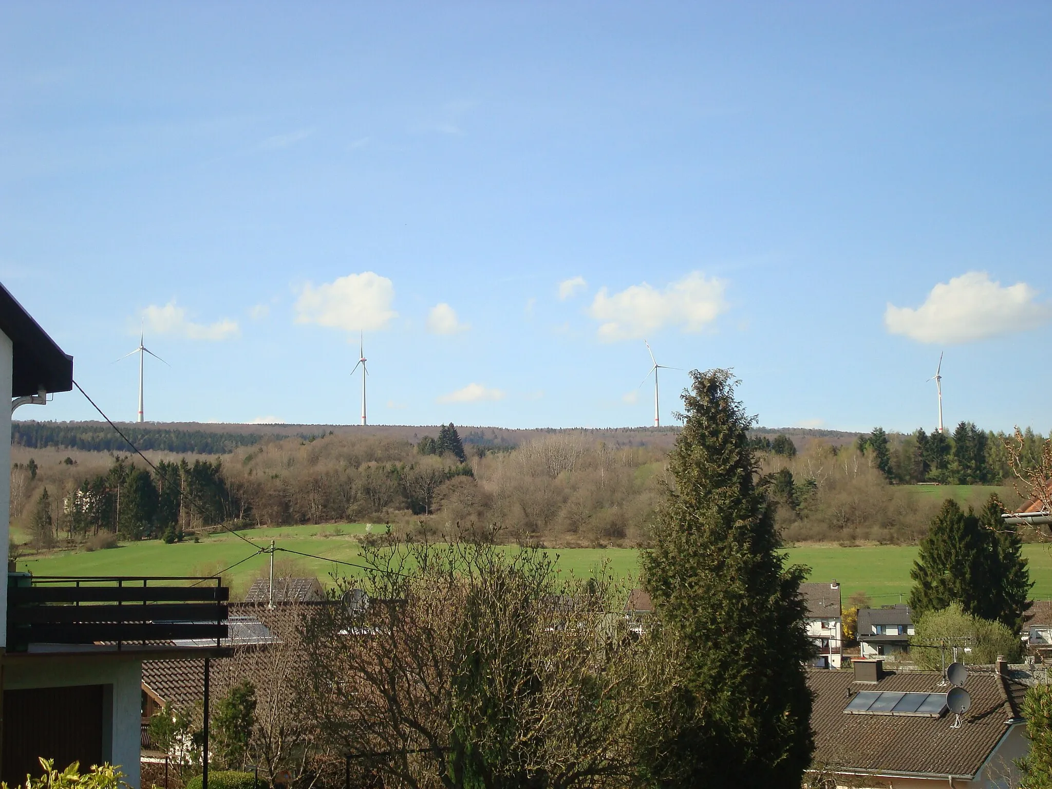 Photo showing: Blick auf den Windpark Schimmelkopf in Weiskirchen