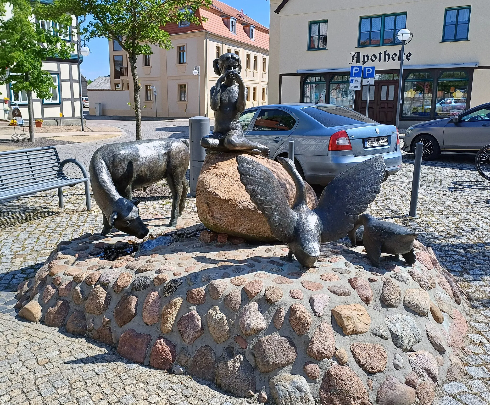 Photo showing: Fountain, "Gänselieselbrunnen" by Roman Manevic, 2005, Breite Straße, Arneburg, Germany