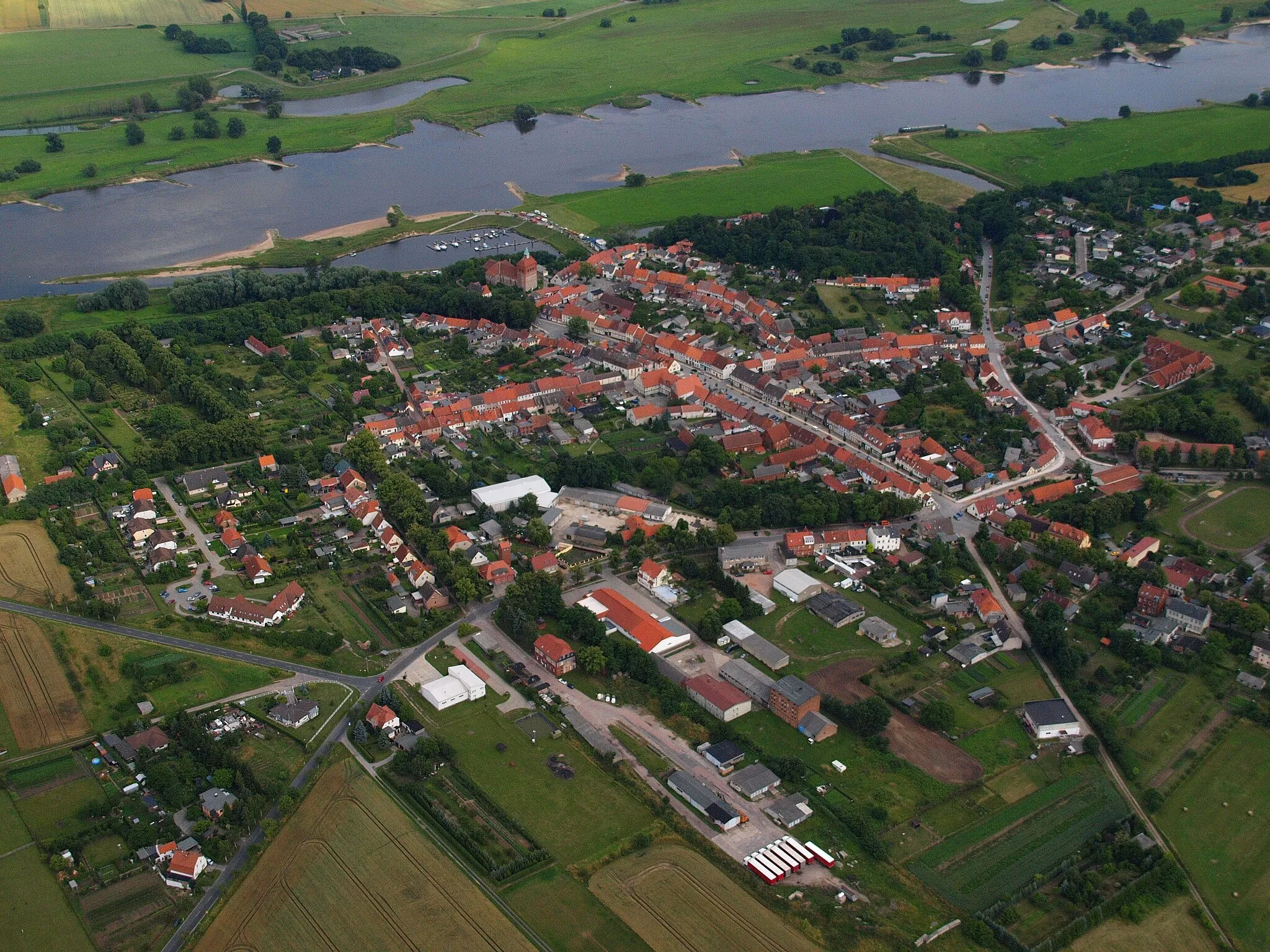 Photo showing: Arneburg aus nordwestlicher Richtung