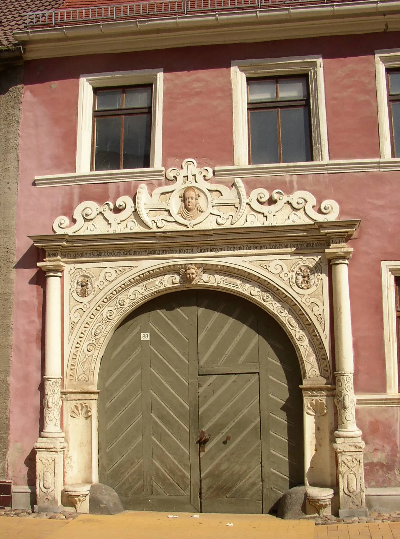 Photo showing: Portal in Bad Schmiedeberg in Saxony-Anhalt, Germany