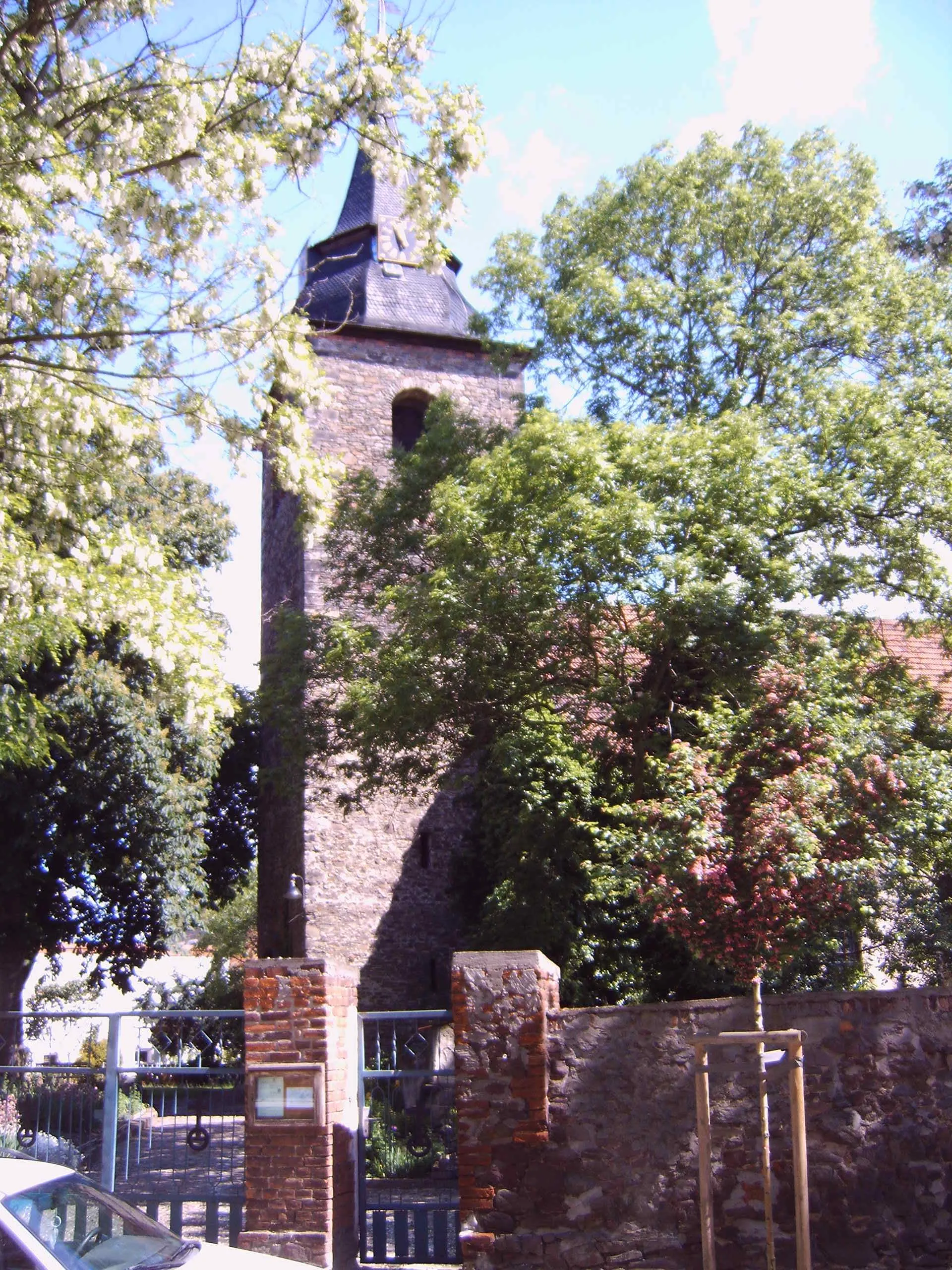 Photo showing: Kirche in Barleben, Sachsen-Anhalt, Deutschland

Bild aufgenommen am 7.6.2006
