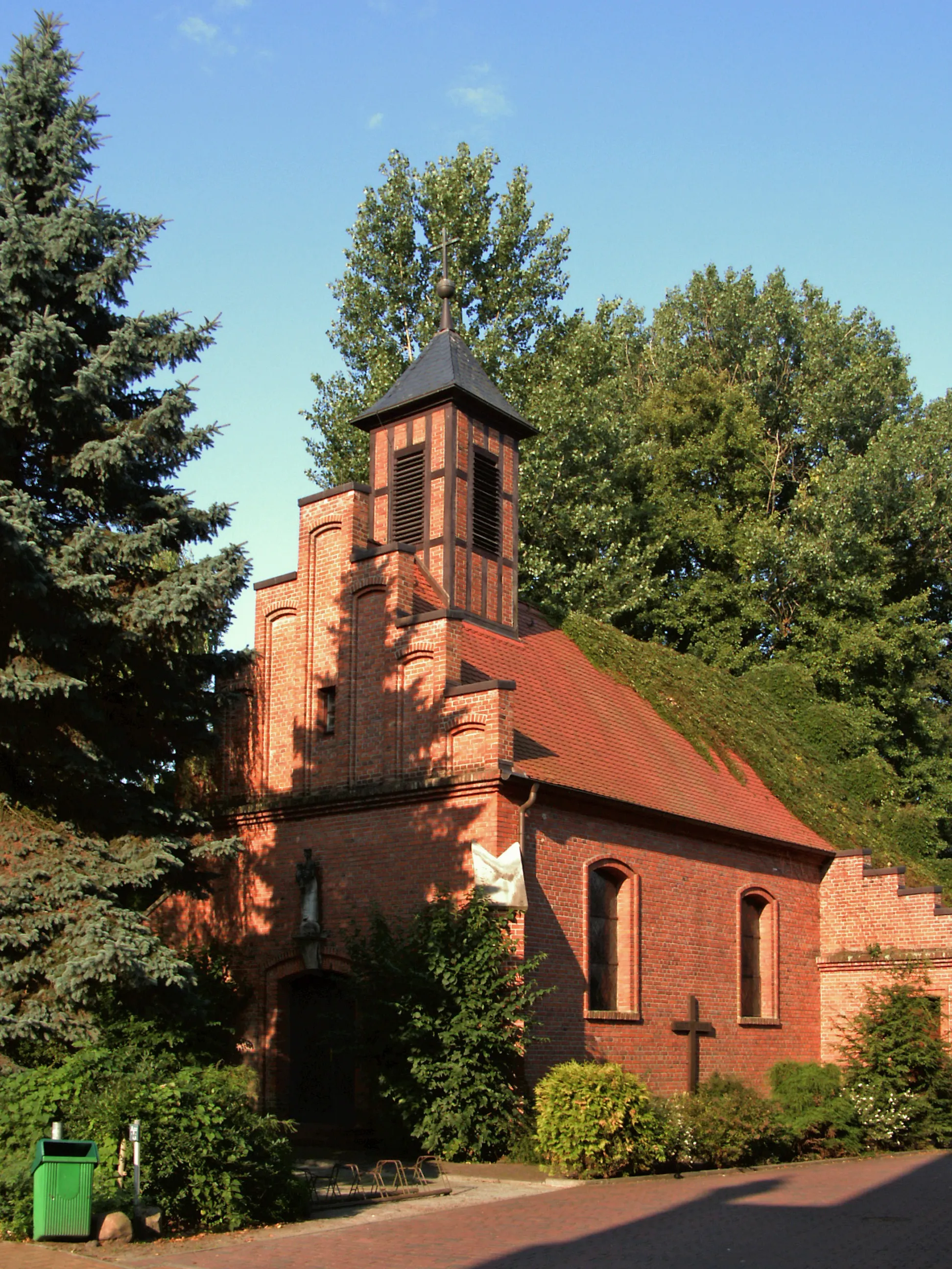 Photo showing: Katholische Kirche Maria Himmelfahrt in Beetzendorf, Altmarkkreis Salzwedel