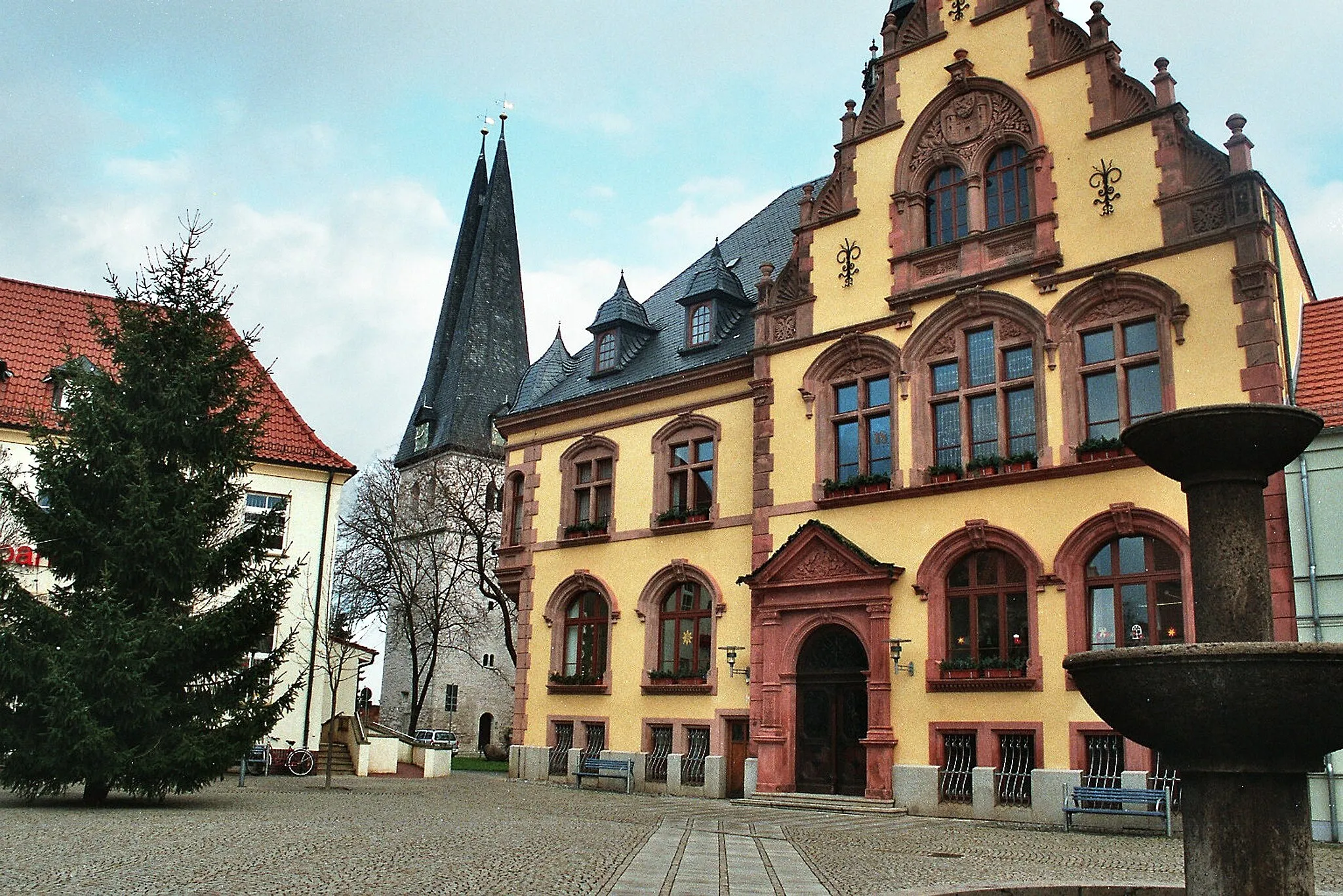 Photo showing: Egeln, town hall and tower of the church St. Christophorus