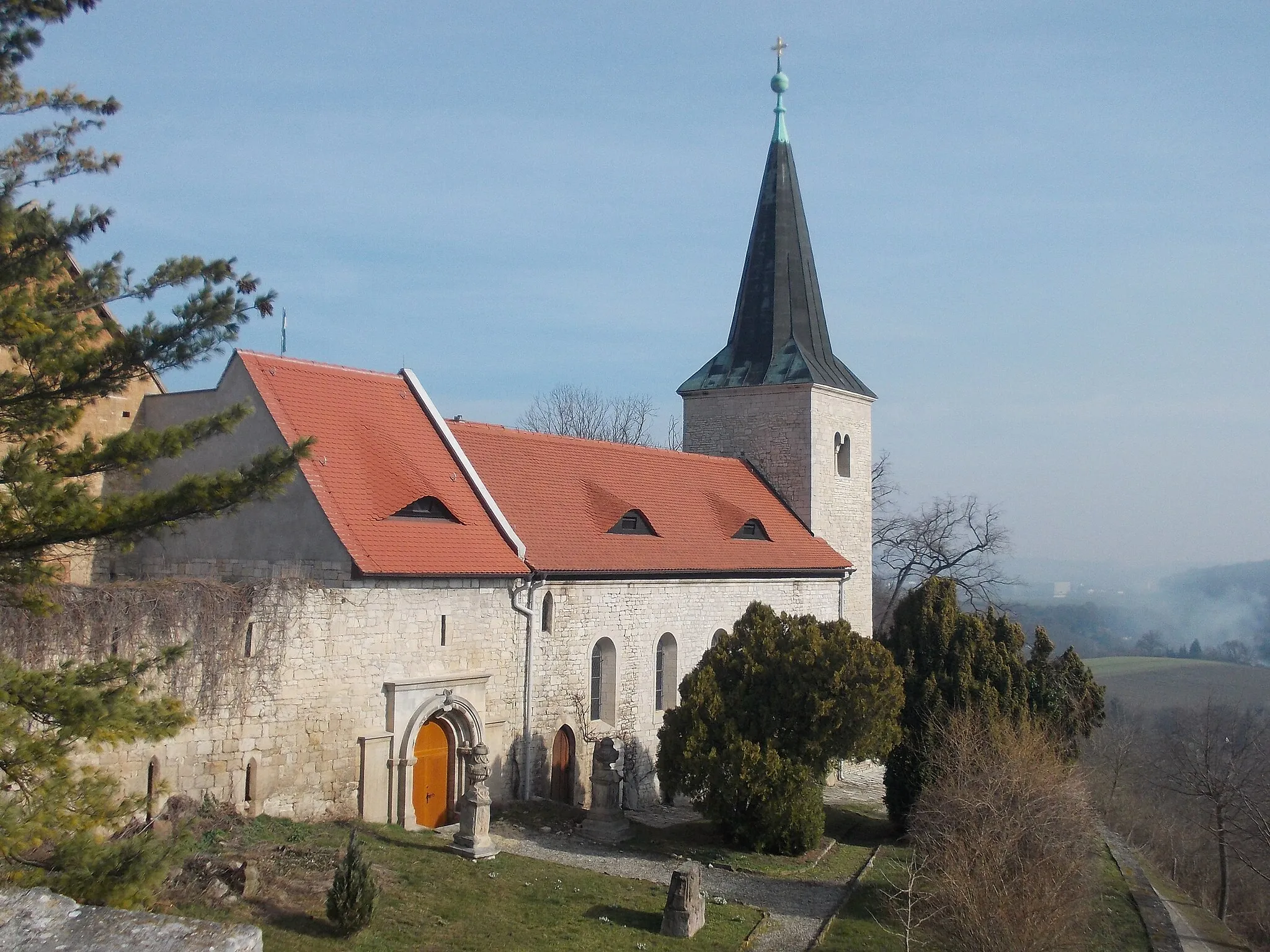 Photo showing: Church of the former nunnery in Zscheiplitz (Freyburg/Unstrut, district: Burgenlandkreis, Saxony-Anhalt)
