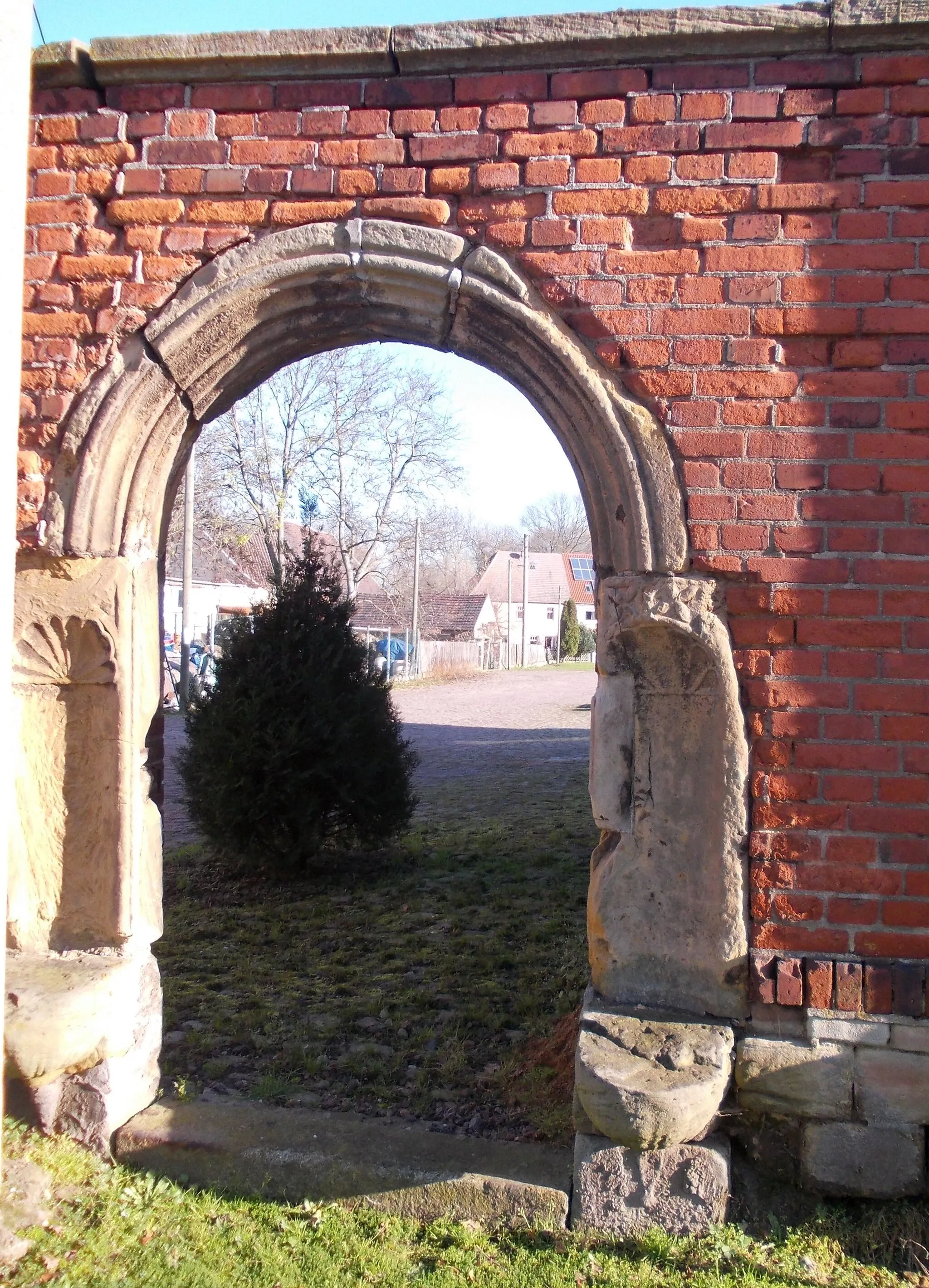 Photo showing: Portal in Geusa (Merseburg, district: Saalekreis, Saxony-Anhalt)