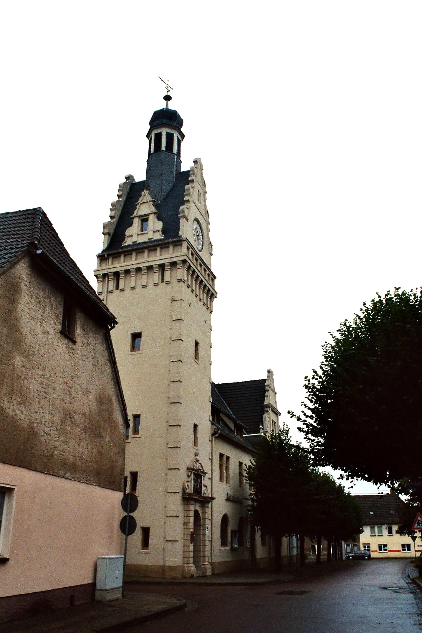 Photo showing: Güsten, the town hall