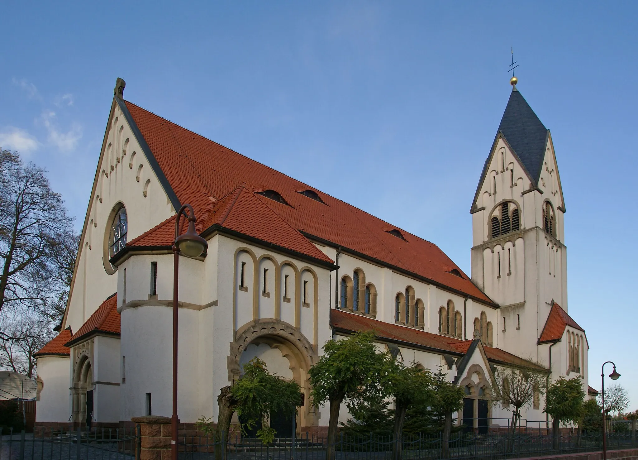 Photo showing: Die katholische Kirche St. Barbara in Helbra, erbaut 1911/1912