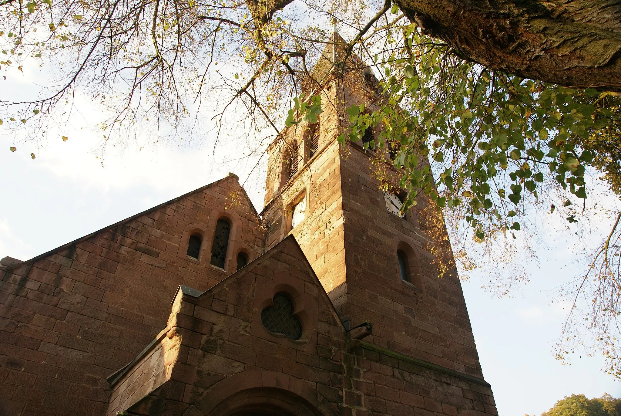 Photo showing: Der Turm der Dorfkirche  St. Wigbert in Kreisfeld (Gemeinde Hergisdorf) im Landkreis Mansfeld-Südharz