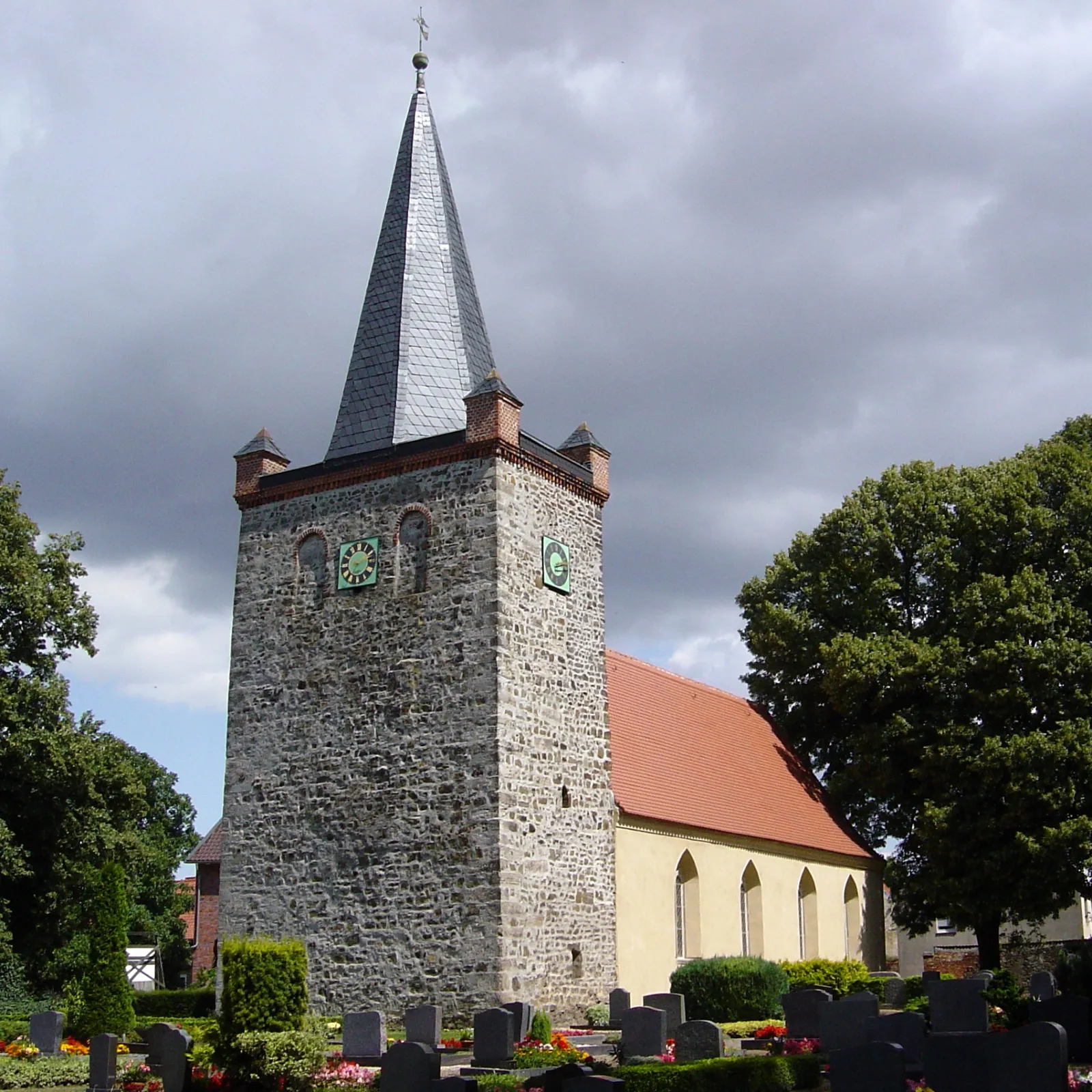 Photo showing: Protestant St. Lawrence church in Hermsdorf (Hohe Börde), Germany