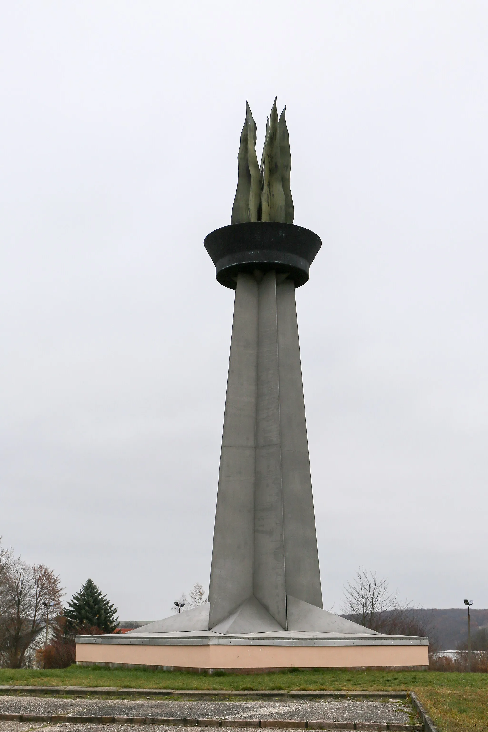 Photo showing: Die Flamme der Freundschaft ist ein Denkmal in Hettstedt, Deutschland.
