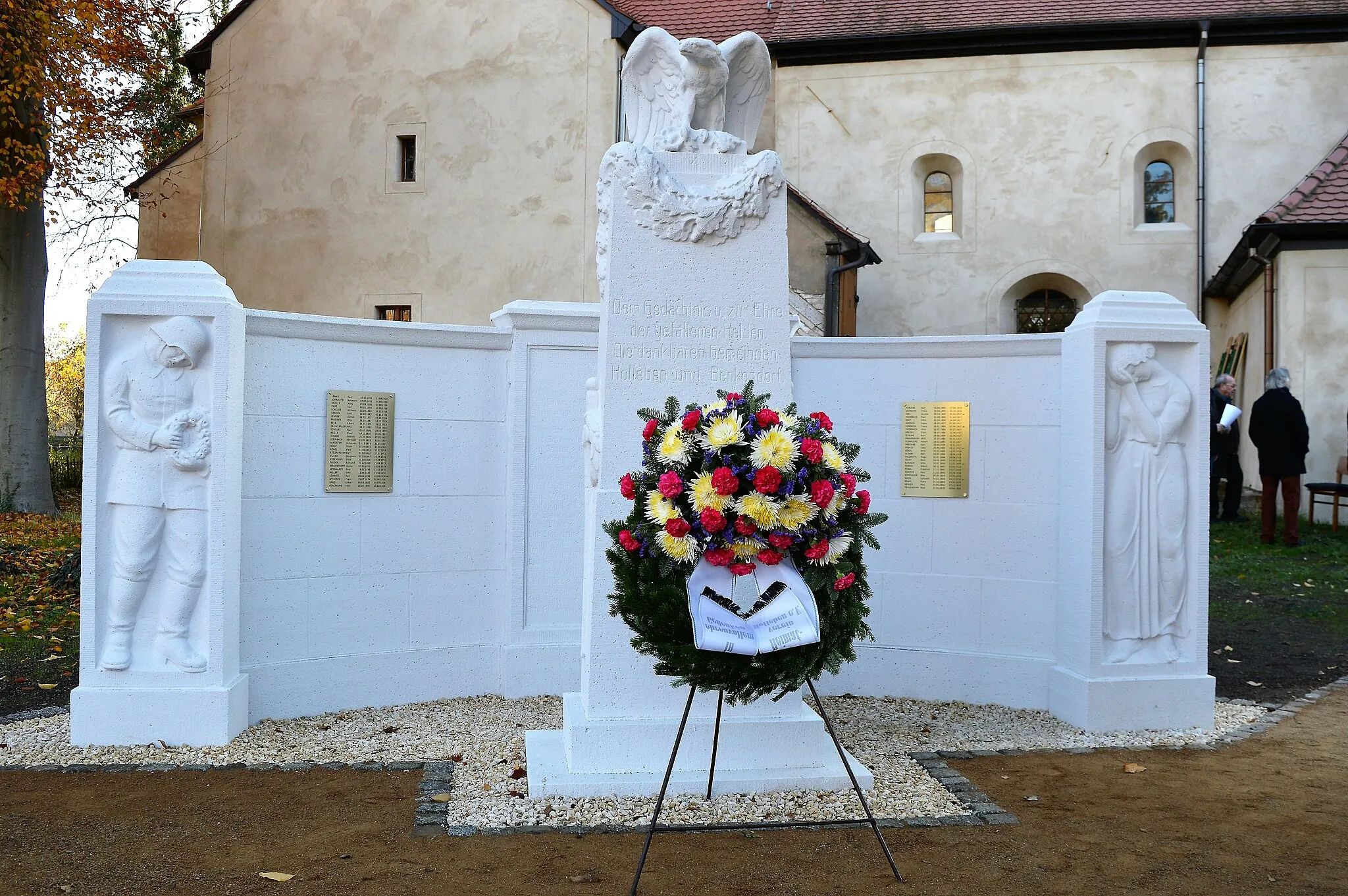 Photo showing: Kriegerdenkmal auf dem Friedhof Holleben