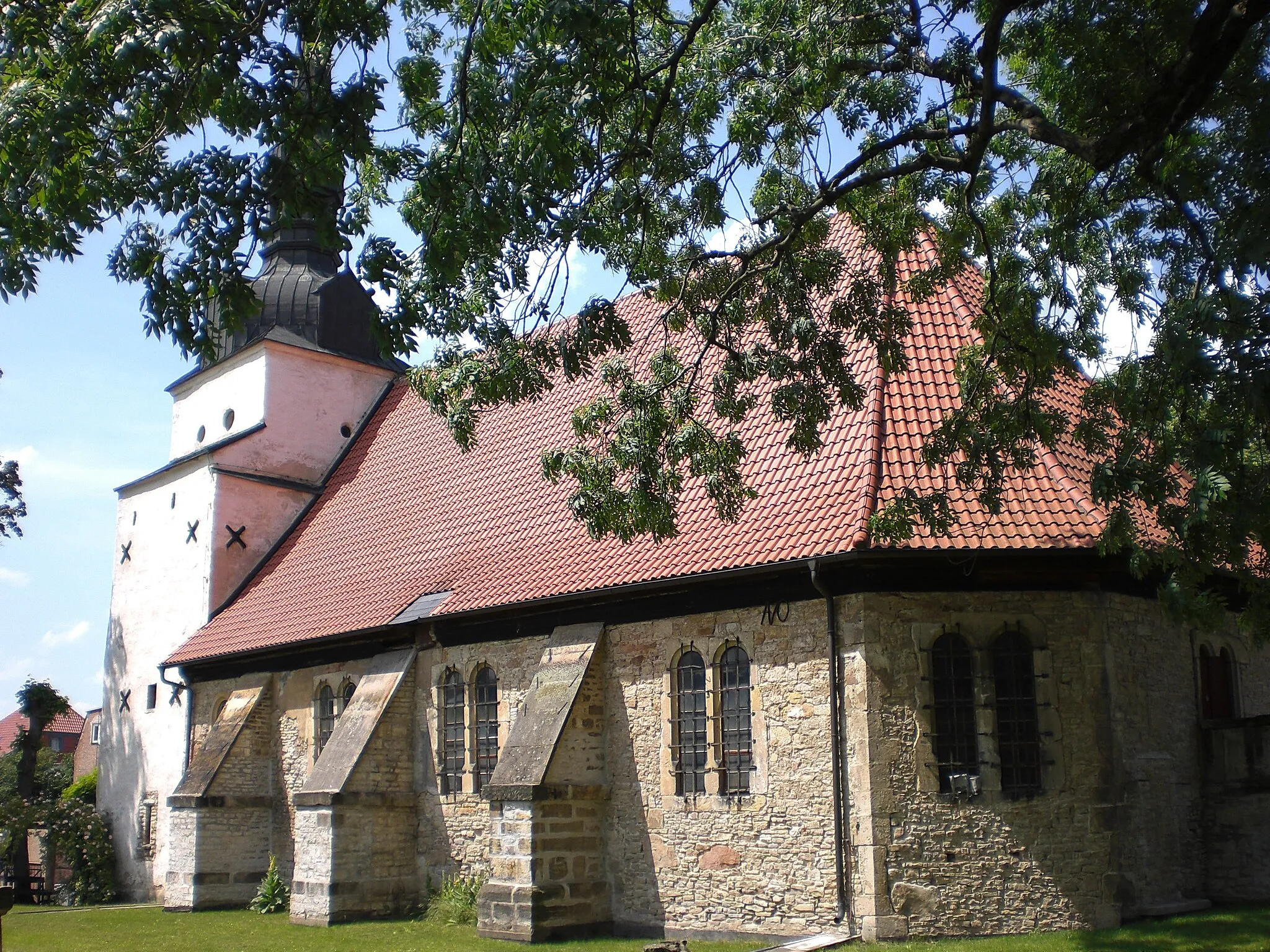 Photo showing: St. Bartholomäus Kirche in Hötensleben, Südseite