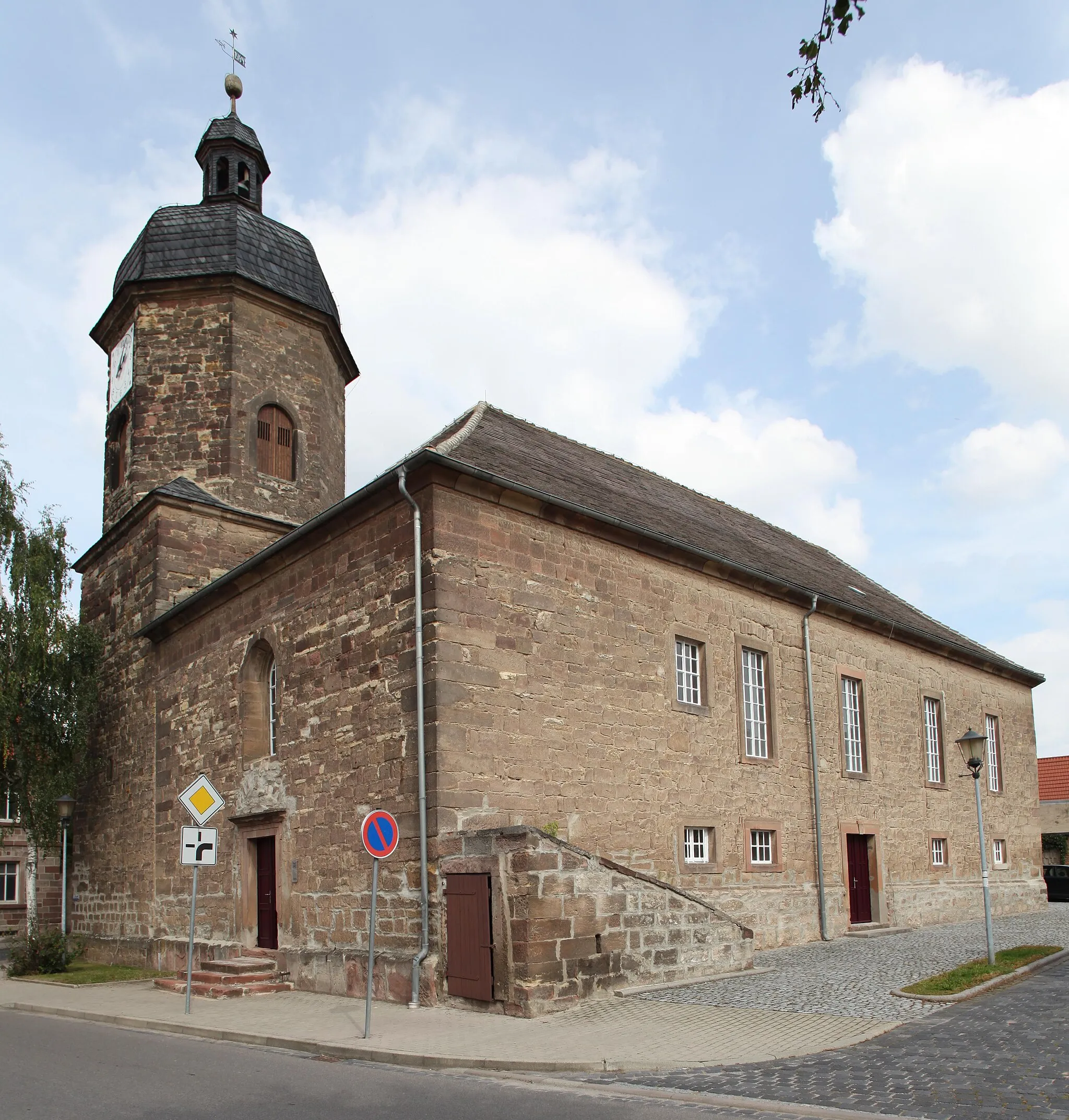 Photo showing: Evangelische Kirche St. Laurentius in Karsdorf, Burgenlandkreis